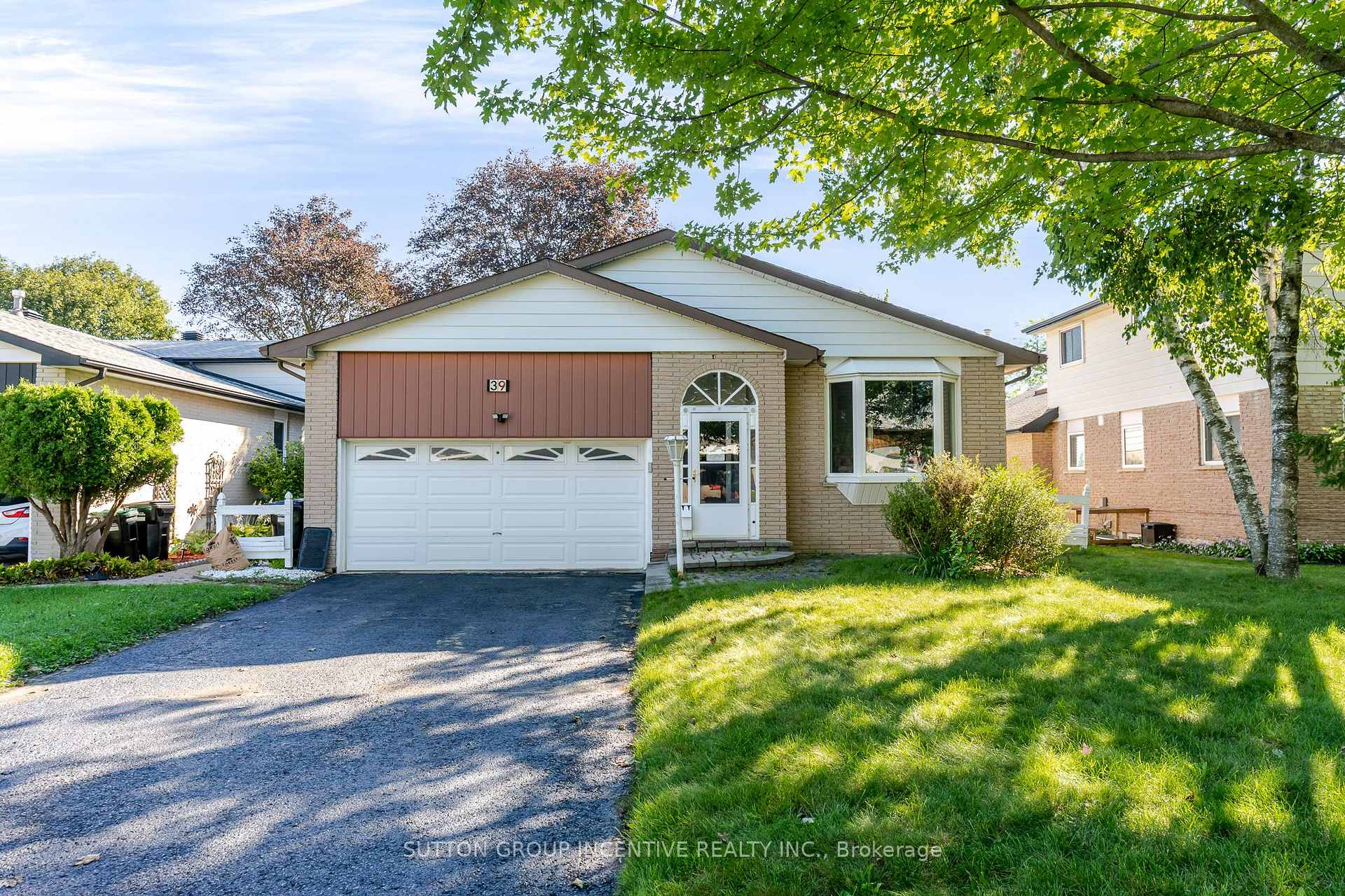Photo 1 of 39 Carol Road, Barrie, Allandale Heights — HOMEH