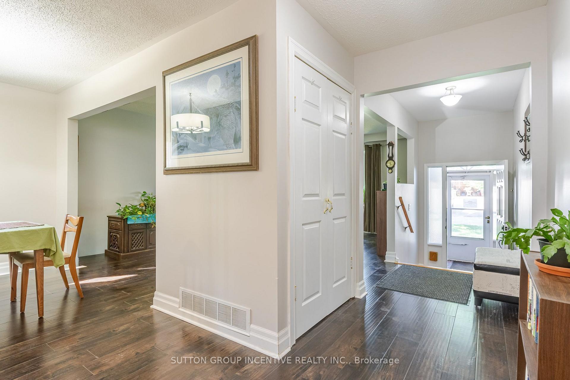 Photo 6 of 39 Carol Road, Barrie, Allandale Heights — HOMEH