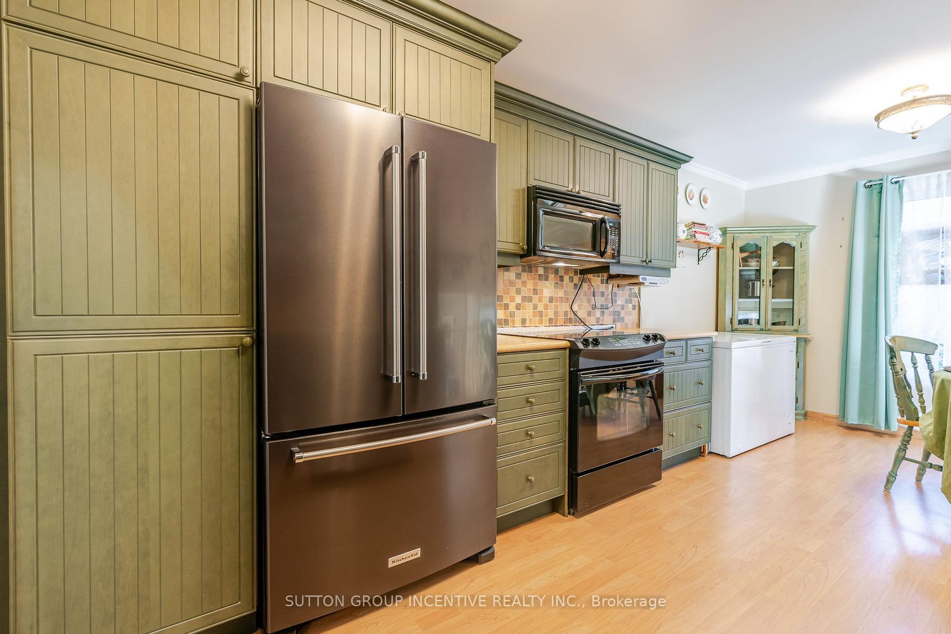 Photo 14 of 39 Carol Road, Barrie, Allandale Heights — HOMEH