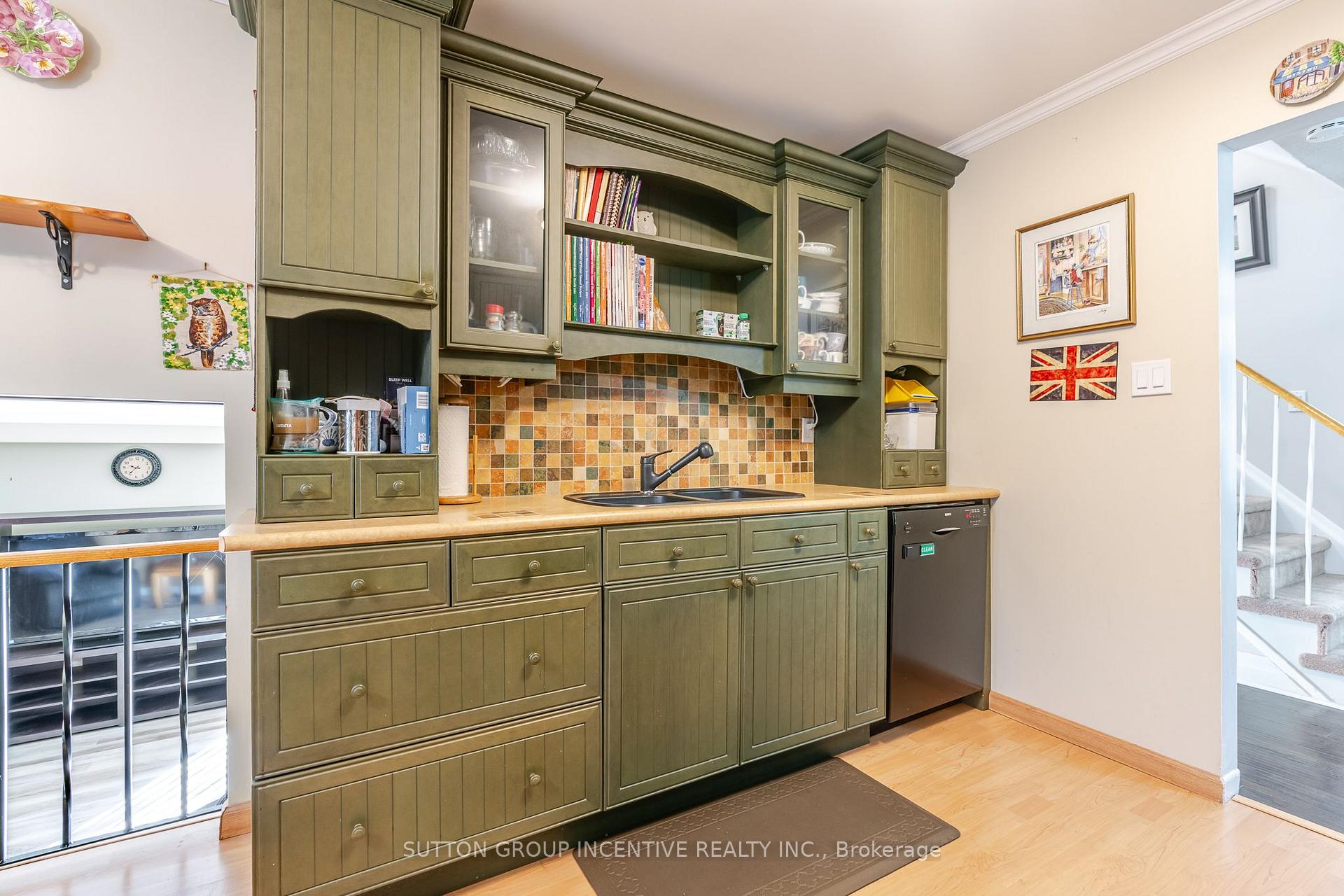 Photo 16 of 39 Carol Road, Barrie, Allandale Heights — HOMEH