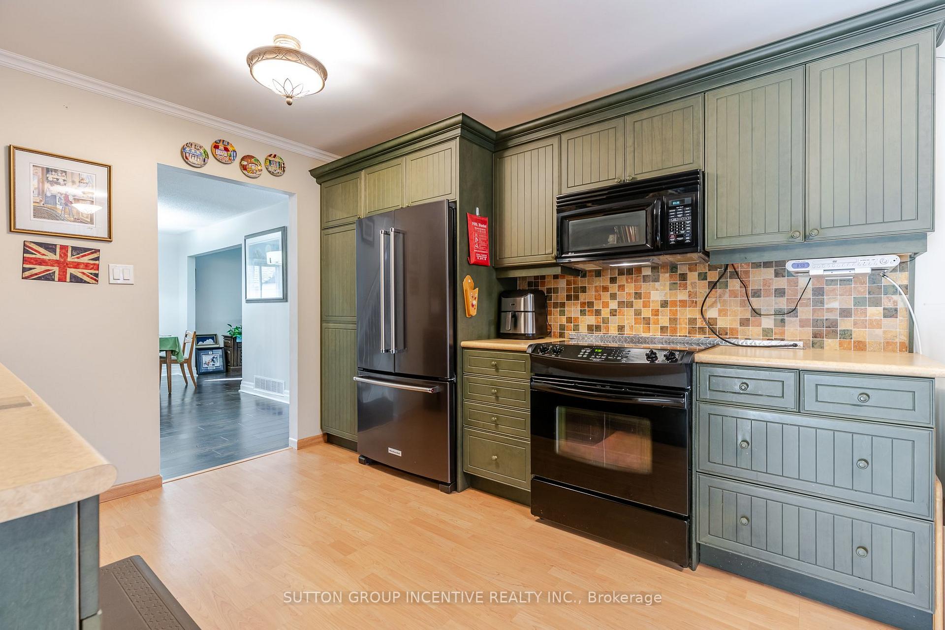 Photo 17 of 39 Carol Road, Barrie, Allandale Heights — HOMEH