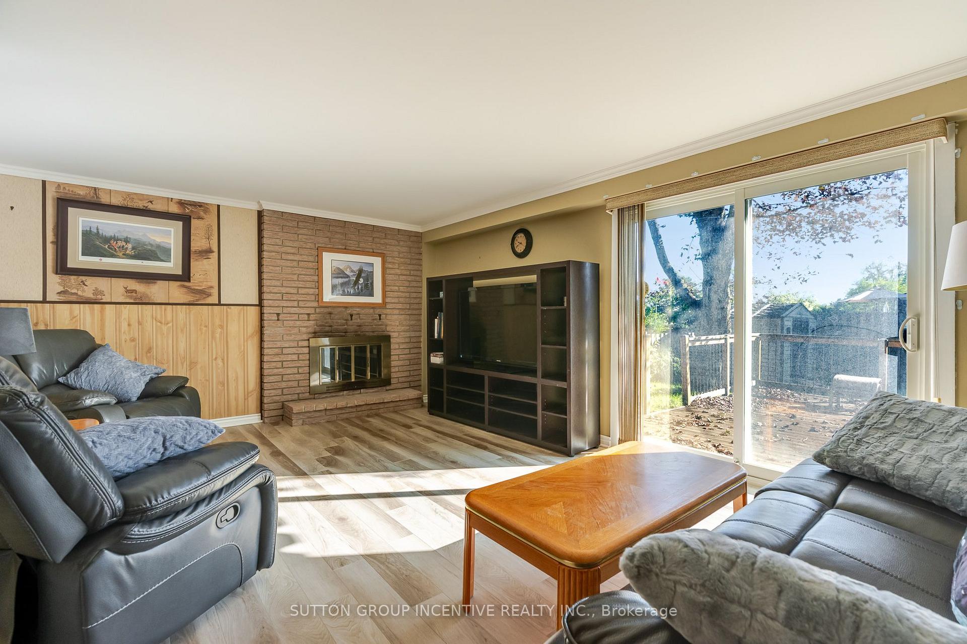 Photo 19 of 39 Carol Road, Barrie, Allandale Heights — HOMEH