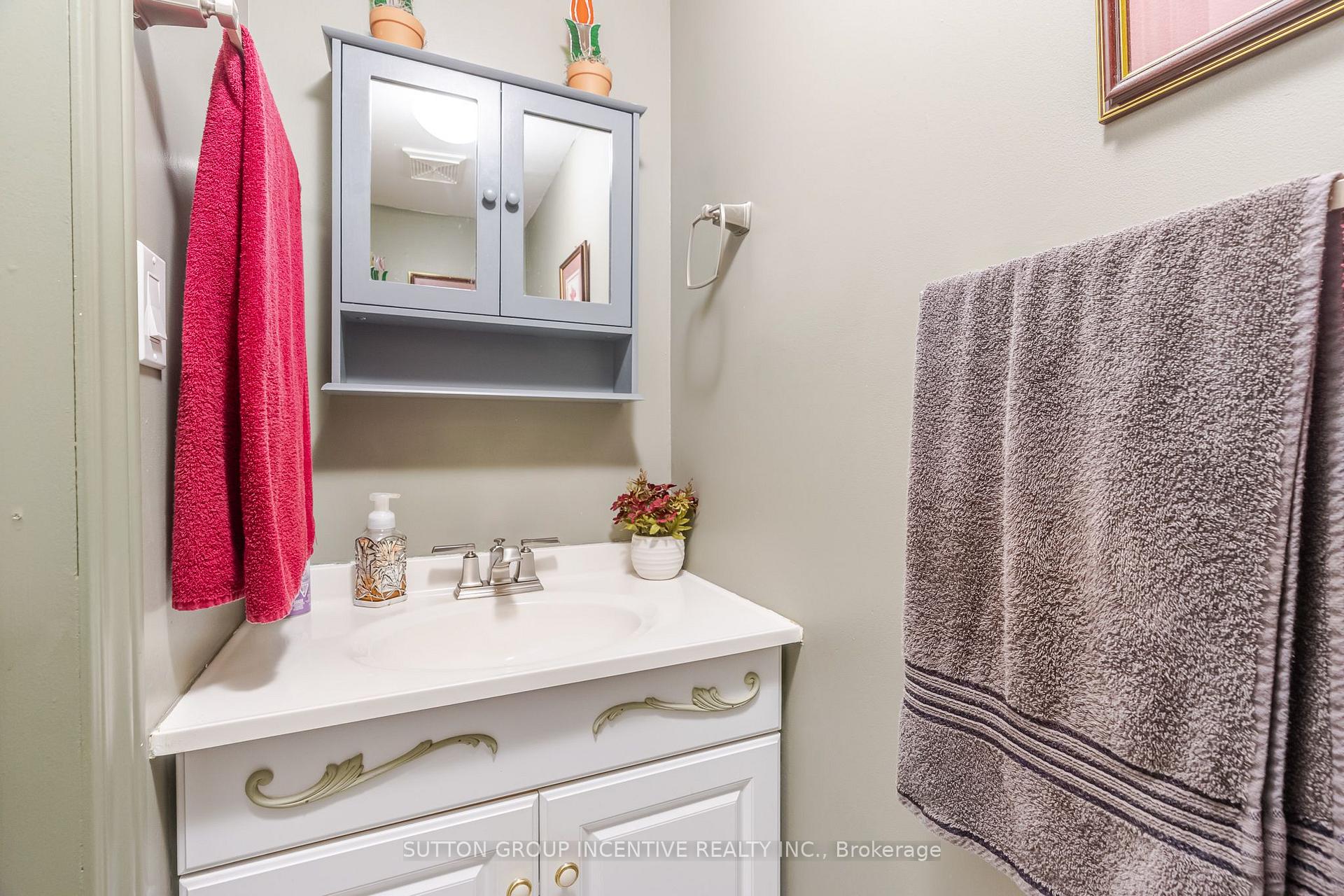 Photo 24 of 39 Carol Road, Barrie, Allandale Heights — HOMEH