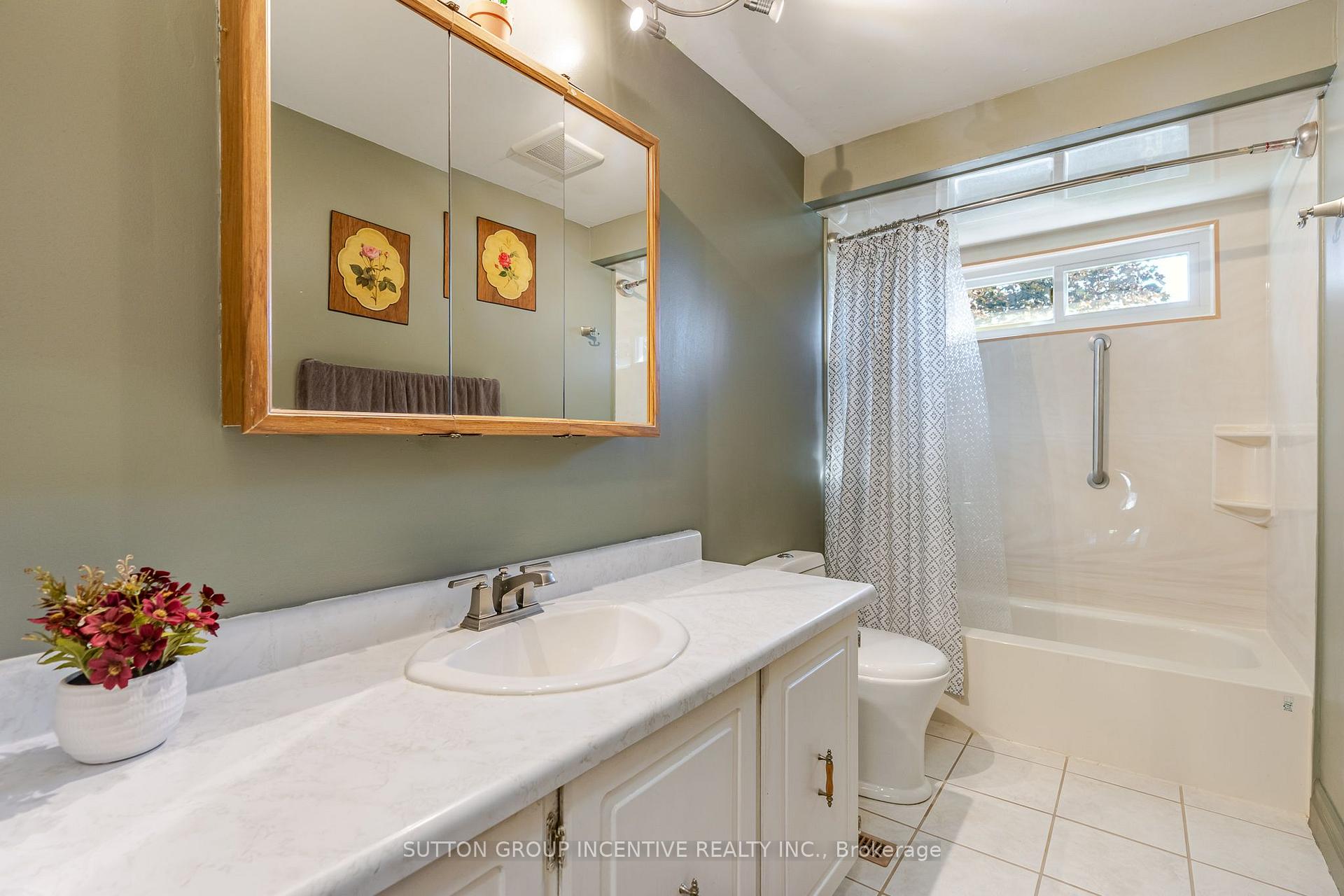 Photo 29 of 39 Carol Road, Barrie, Allandale Heights — HOMEH