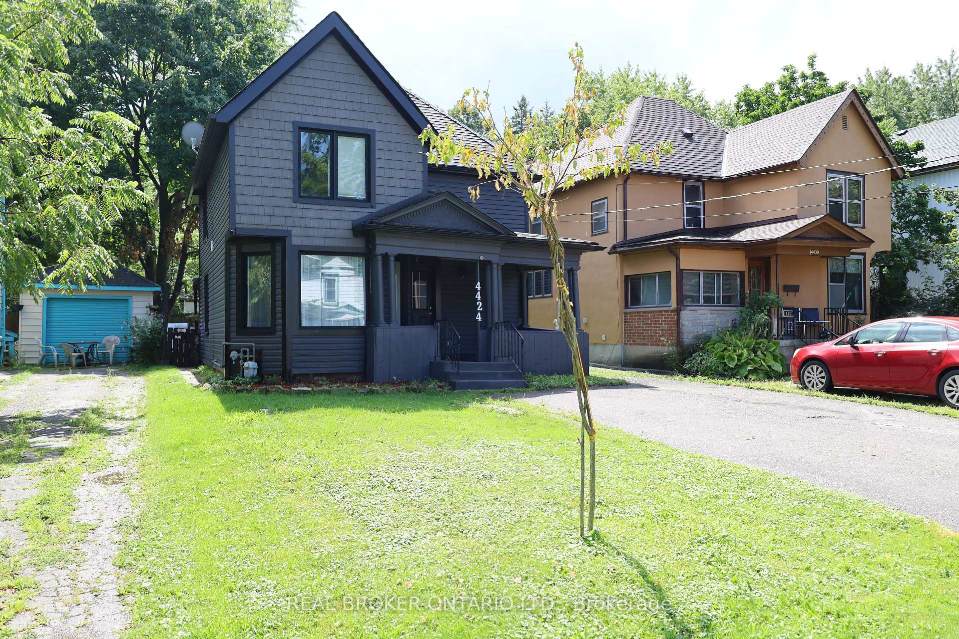 Photo 2 of 4424 Ellis Street, Niagara Falls, Downtown — HOMEH