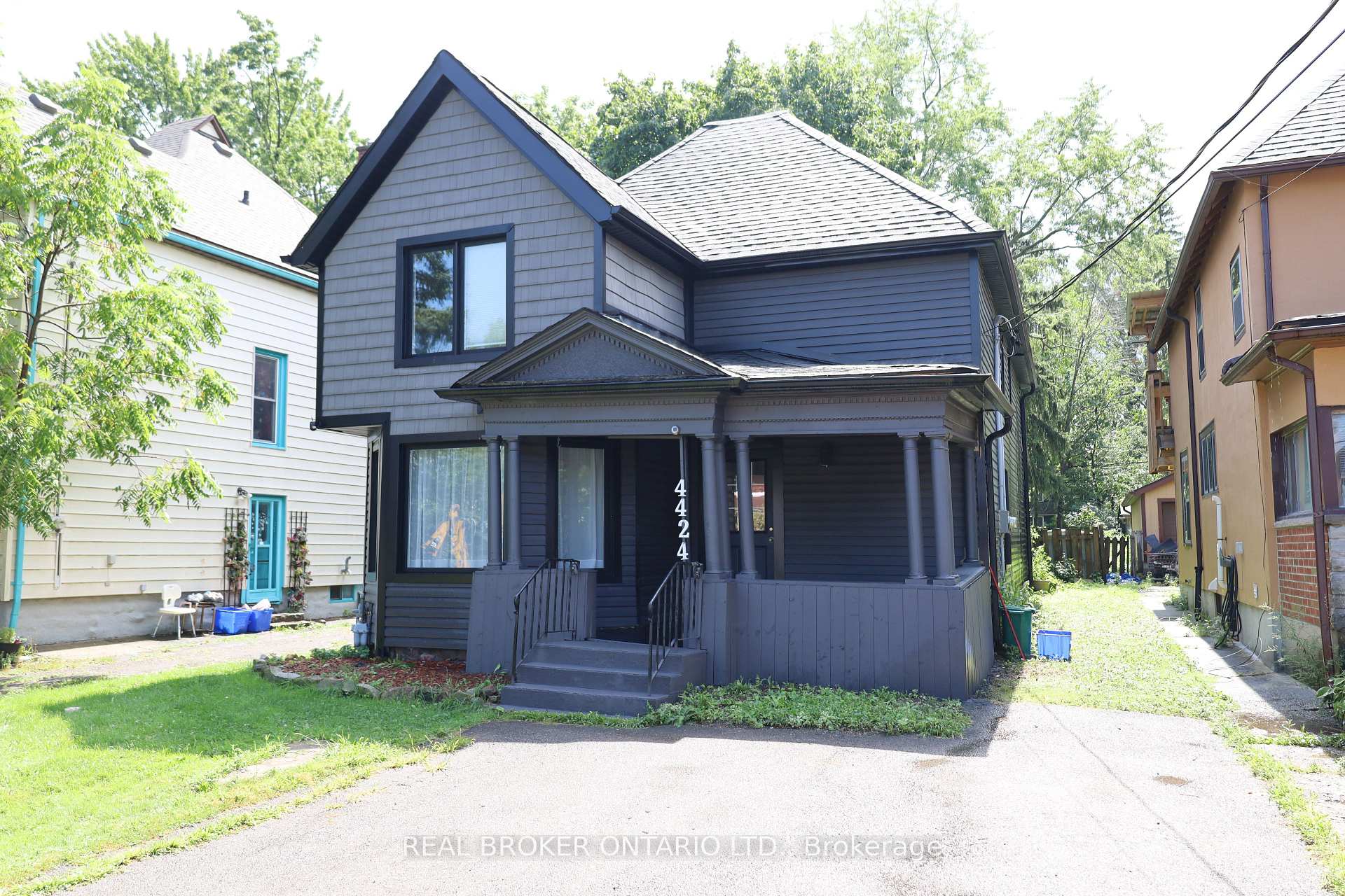 Photo 3 of 4424 Ellis Street, Niagara Falls, Downtown — HOMEH