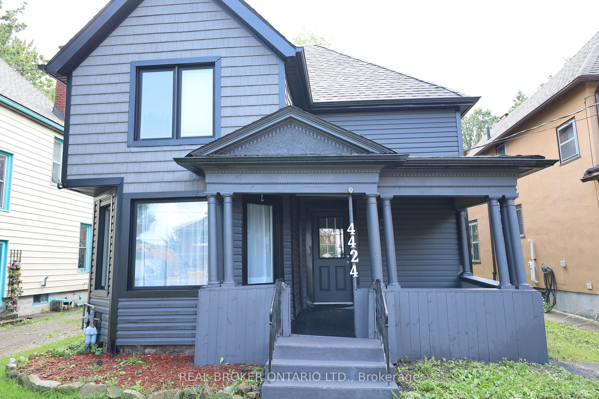 Photo 4 of 4424 Ellis Street, Niagara Falls, Downtown — HOMEH