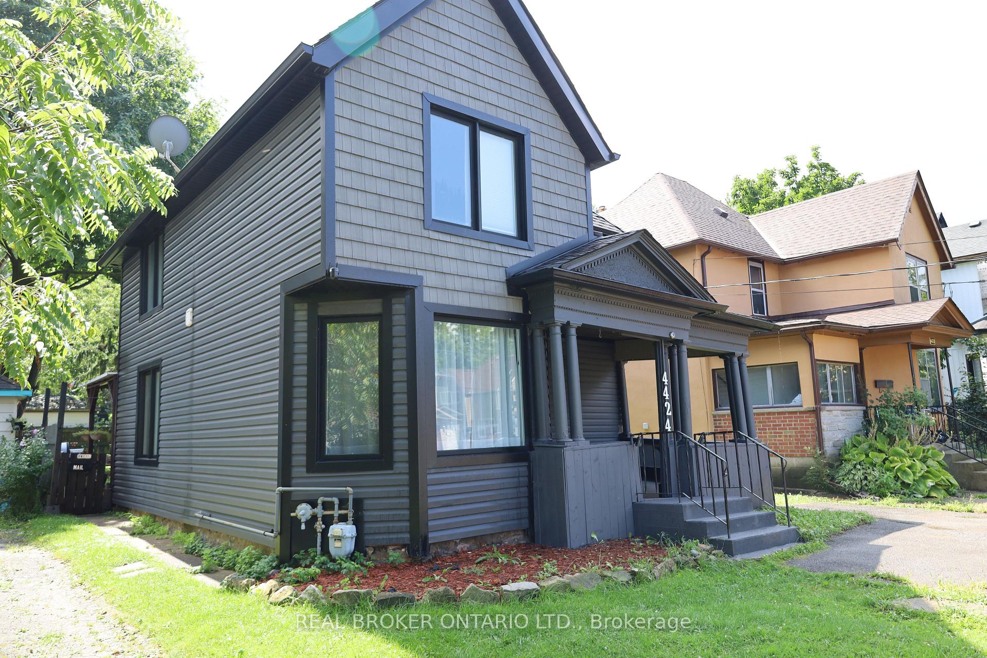 Photo 6 of 4424 Ellis Street, Niagara Falls, Downtown — HOMEH