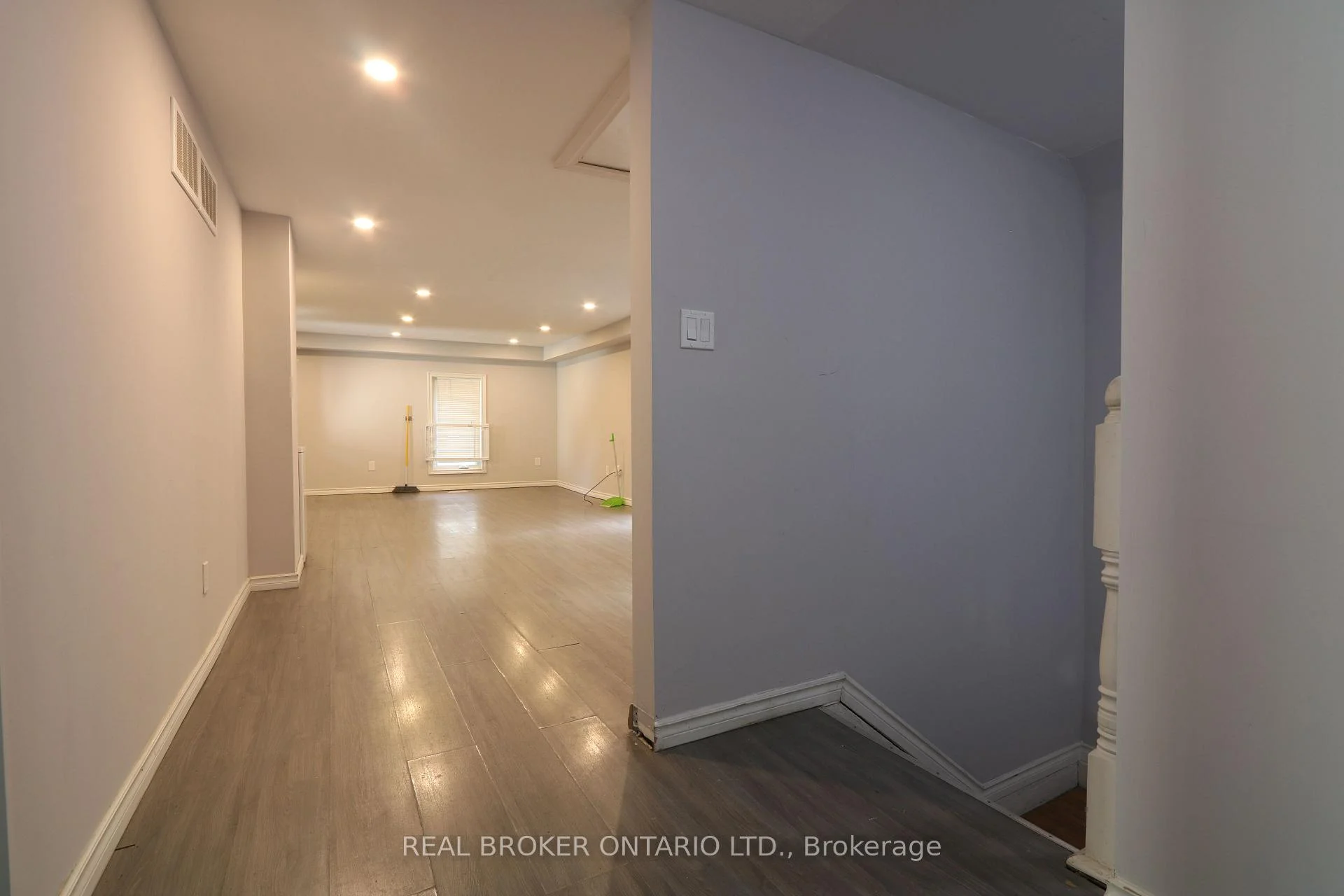 Photo 9 of 4424 Ellis Street, Niagara Falls, Downtown — HOMEH