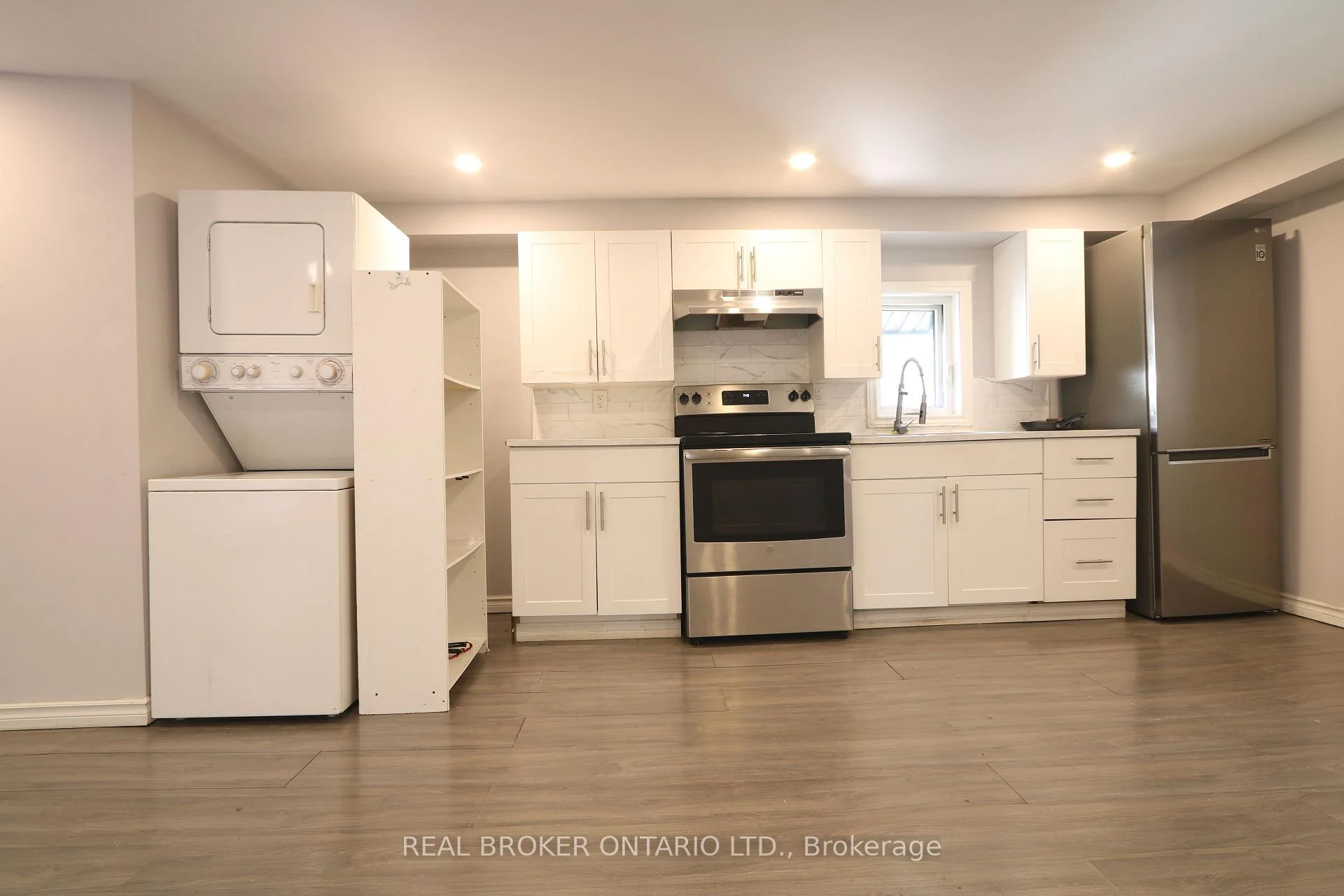 Photo 14 of 4424 Ellis Street, Niagara Falls, Downtown — HOMEH