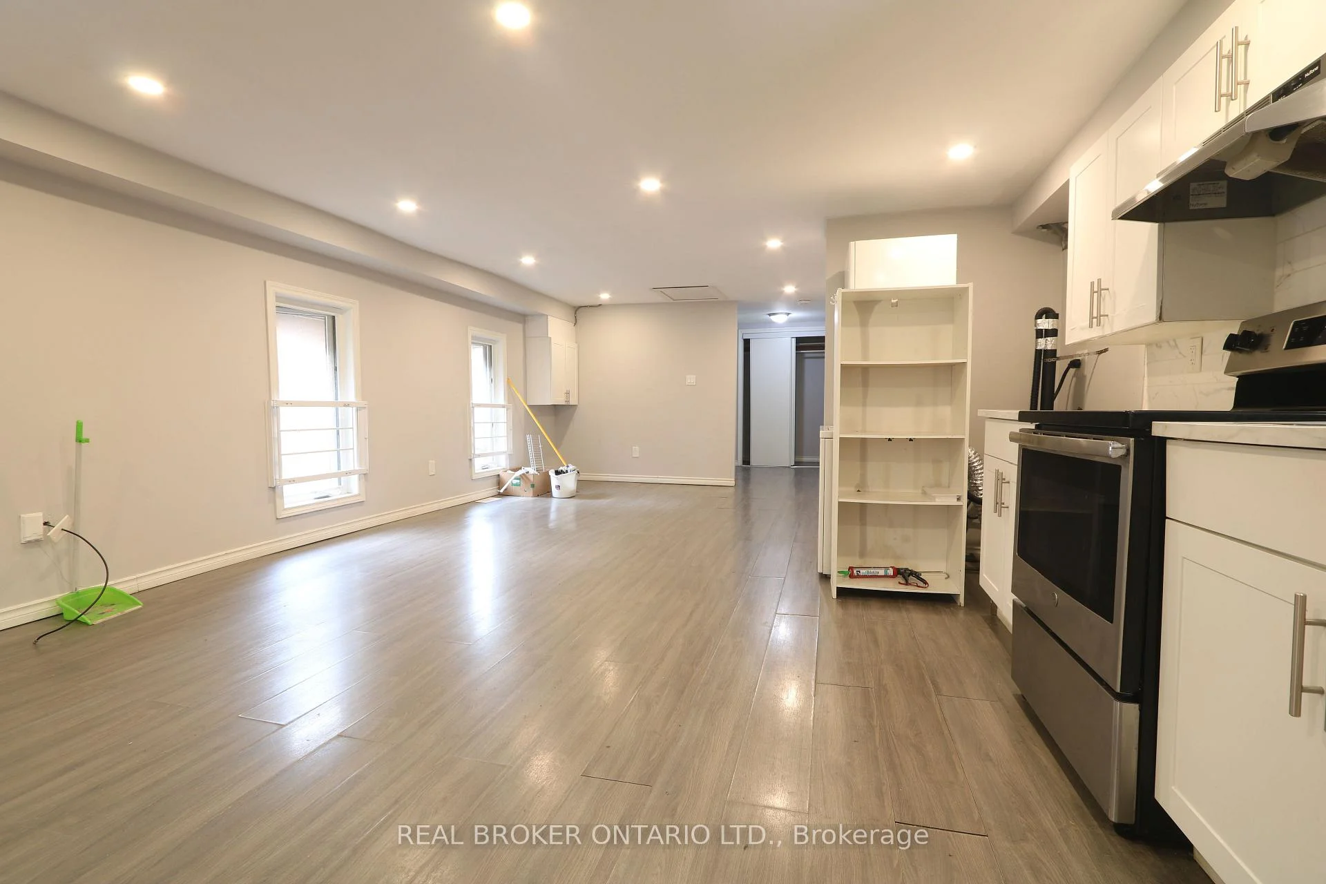 Photo 16 of 4424 Ellis Street, Niagara Falls, Downtown — HOMEH