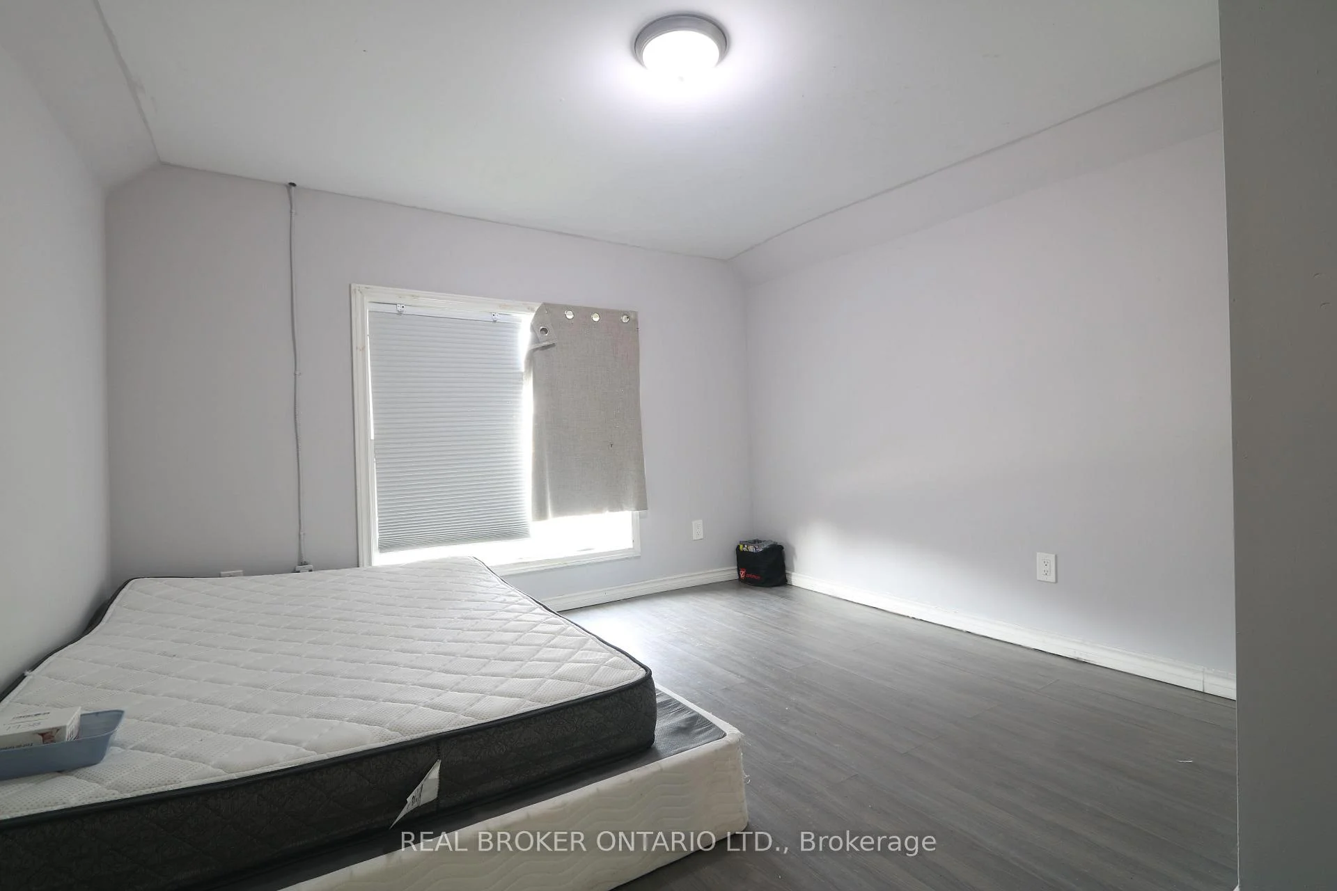 Photo 20 of 4424 Ellis Street, Niagara Falls, Downtown — HOMEH