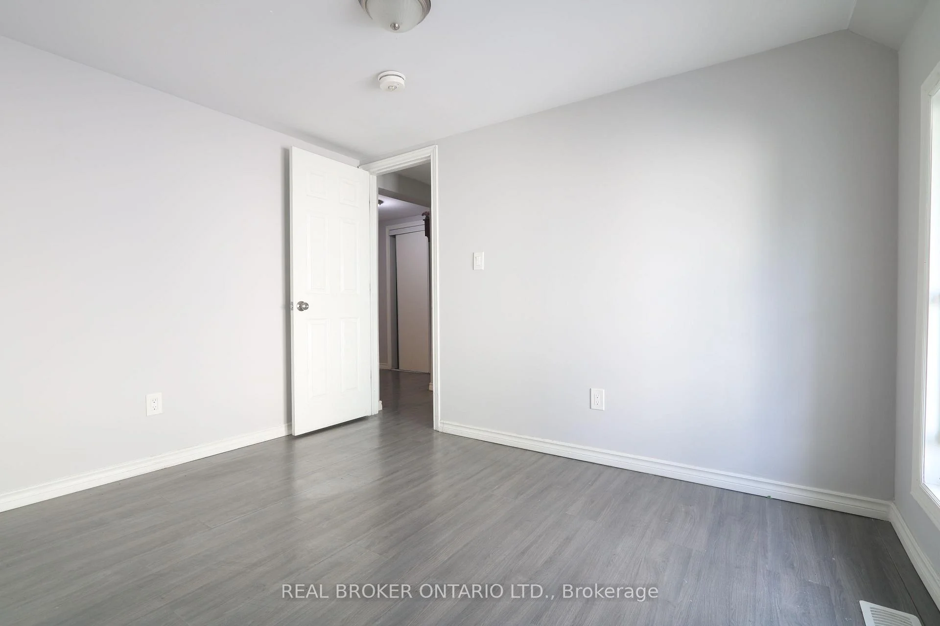 Photo 21 of 4424 Ellis Street, Niagara Falls, Downtown — HOMEH