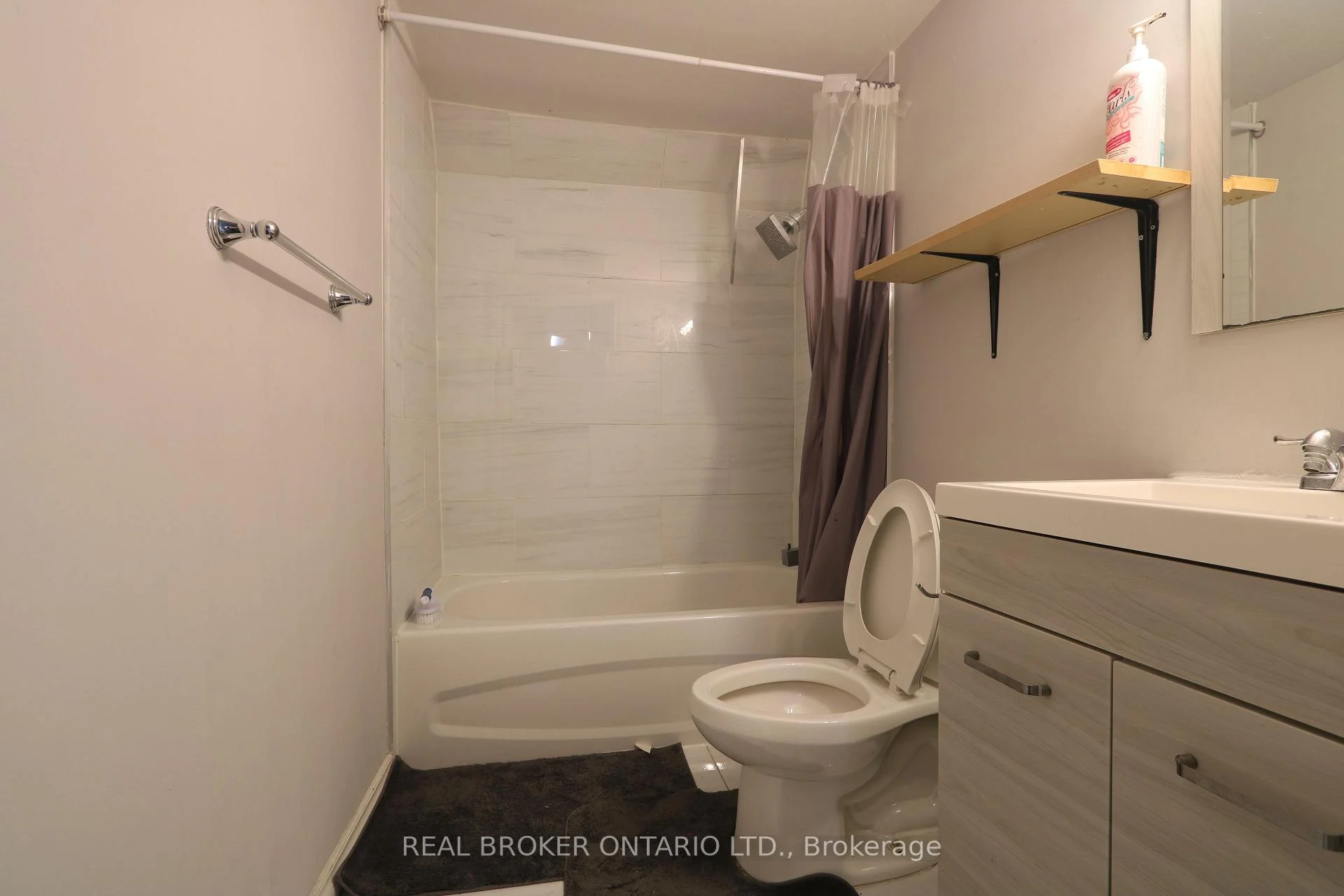 Photo 22 of 4424 Ellis Street, Niagara Falls, Downtown — HOMEH