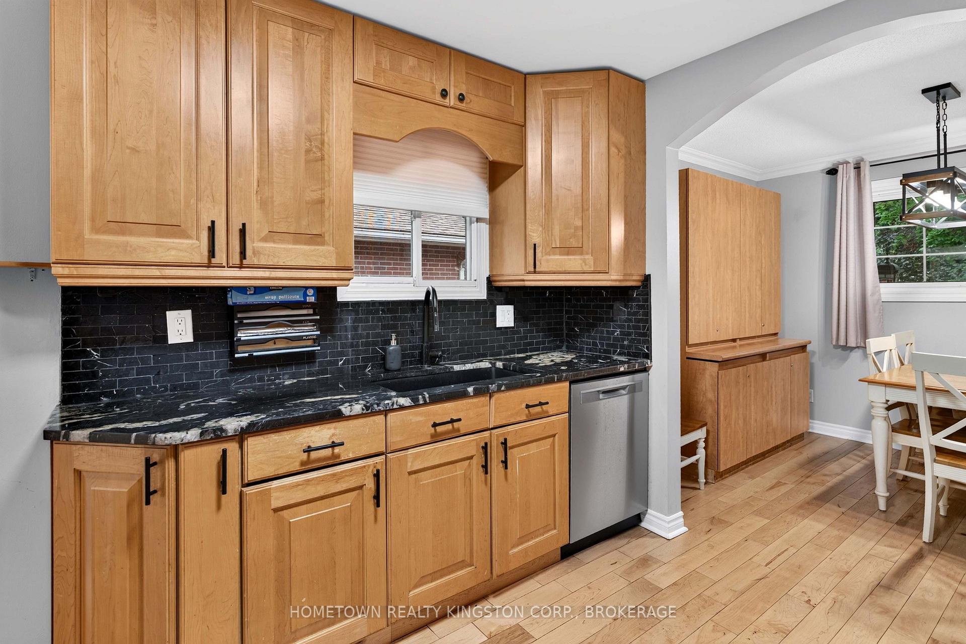 Photo 5 of 60 Guthrie Drive, Kingston, Rideau — HOMEH