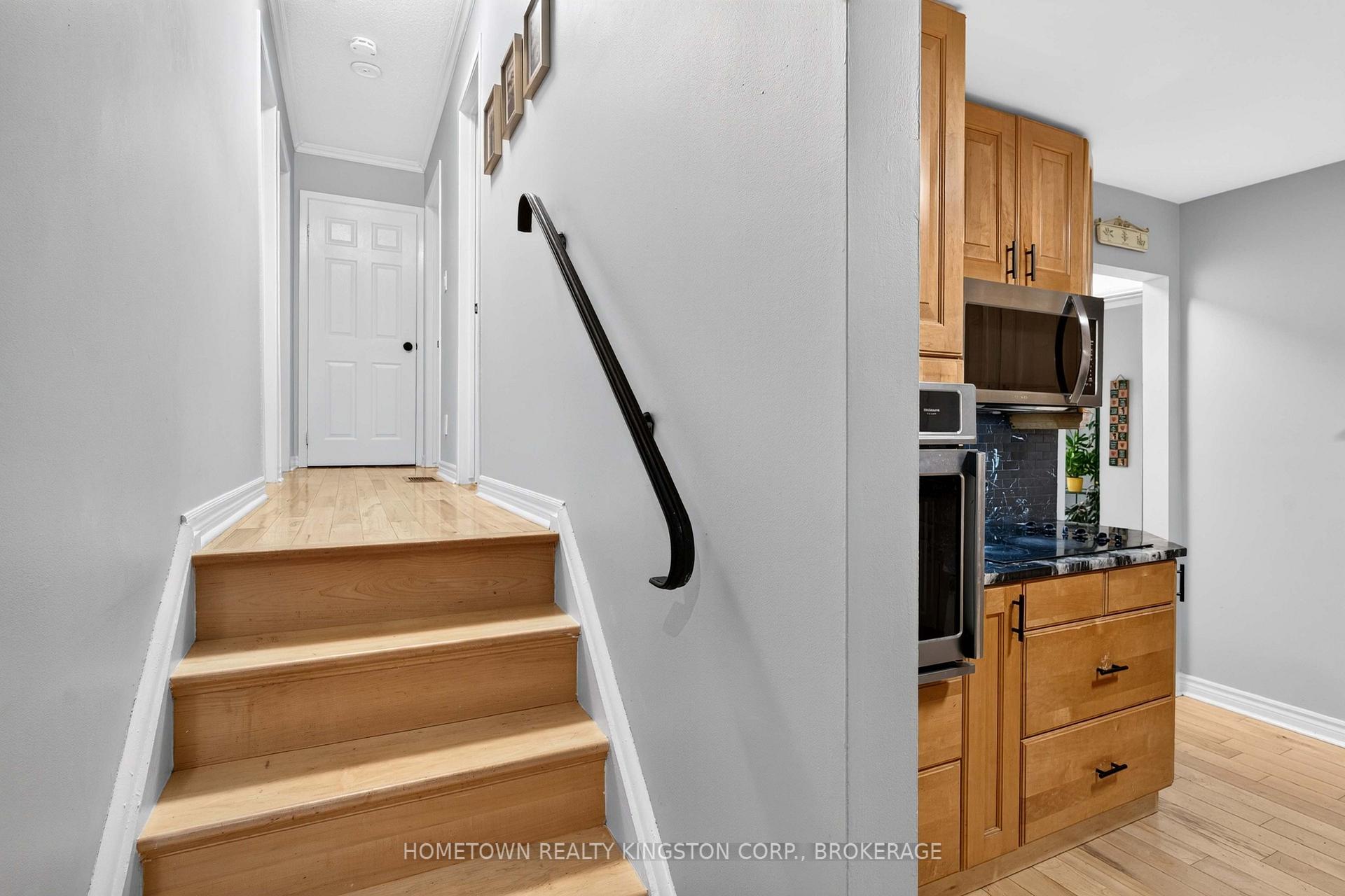 Photo 12 of 60 Guthrie Drive, Kingston, Rideau — HOMEH