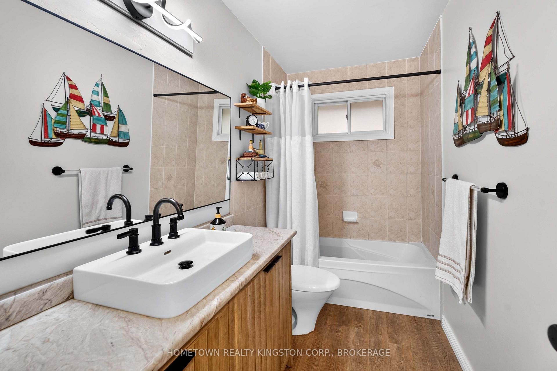 Photo 13 of 60 Guthrie Drive, Kingston, Rideau — HOMEH