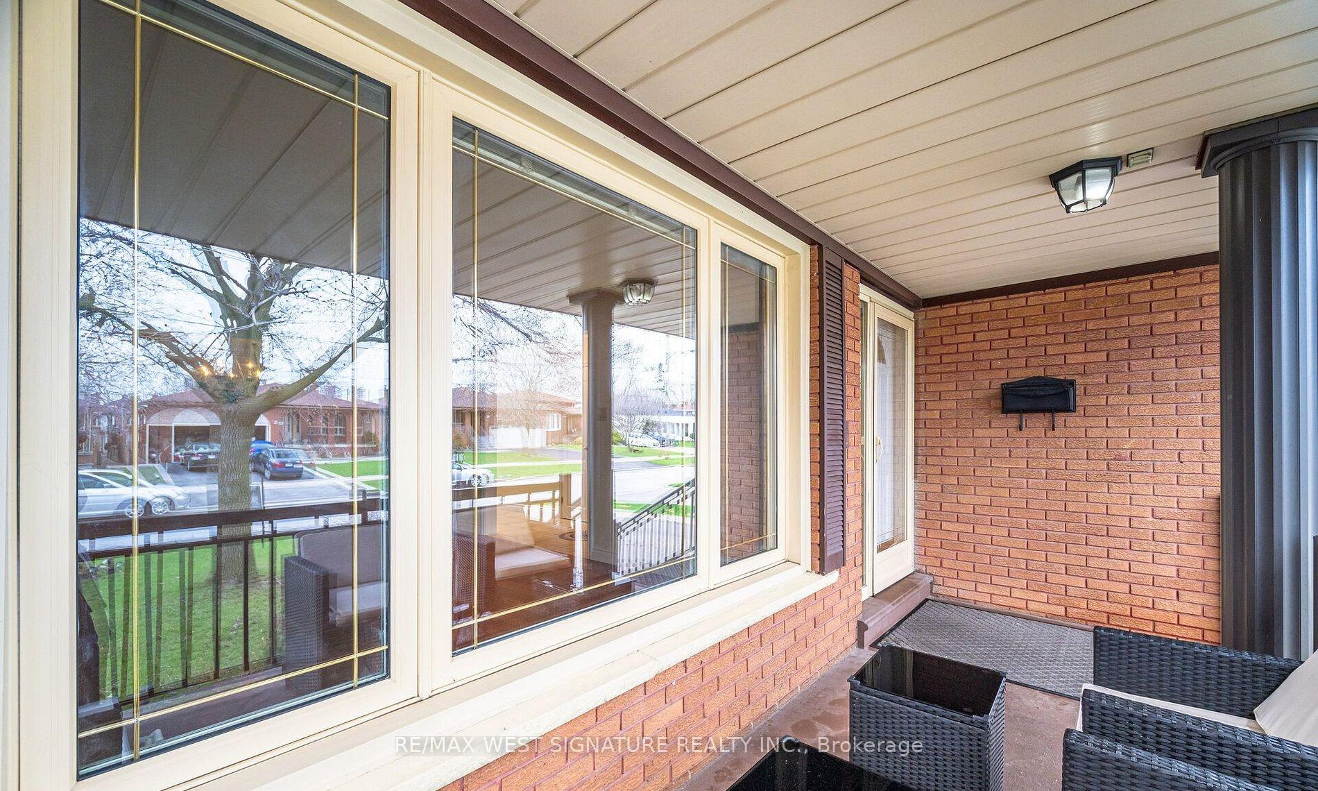 Photo 2 of 36 Windsor Road, Etobicoke, Kingsview Village-The Westway — HOMEH