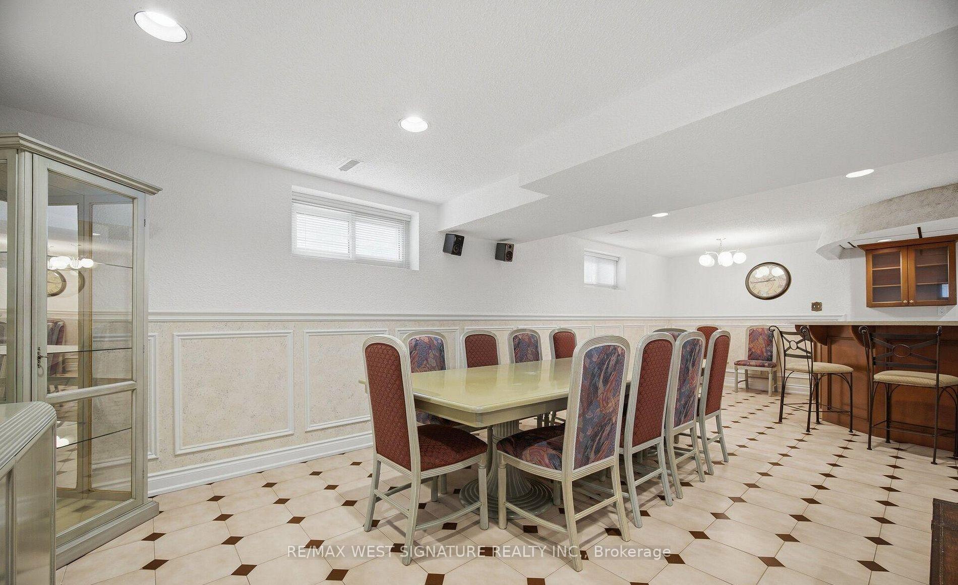 Photo 24 of 36 Windsor Road, Etobicoke, Kingsview Village-The Westway — HOMEH
