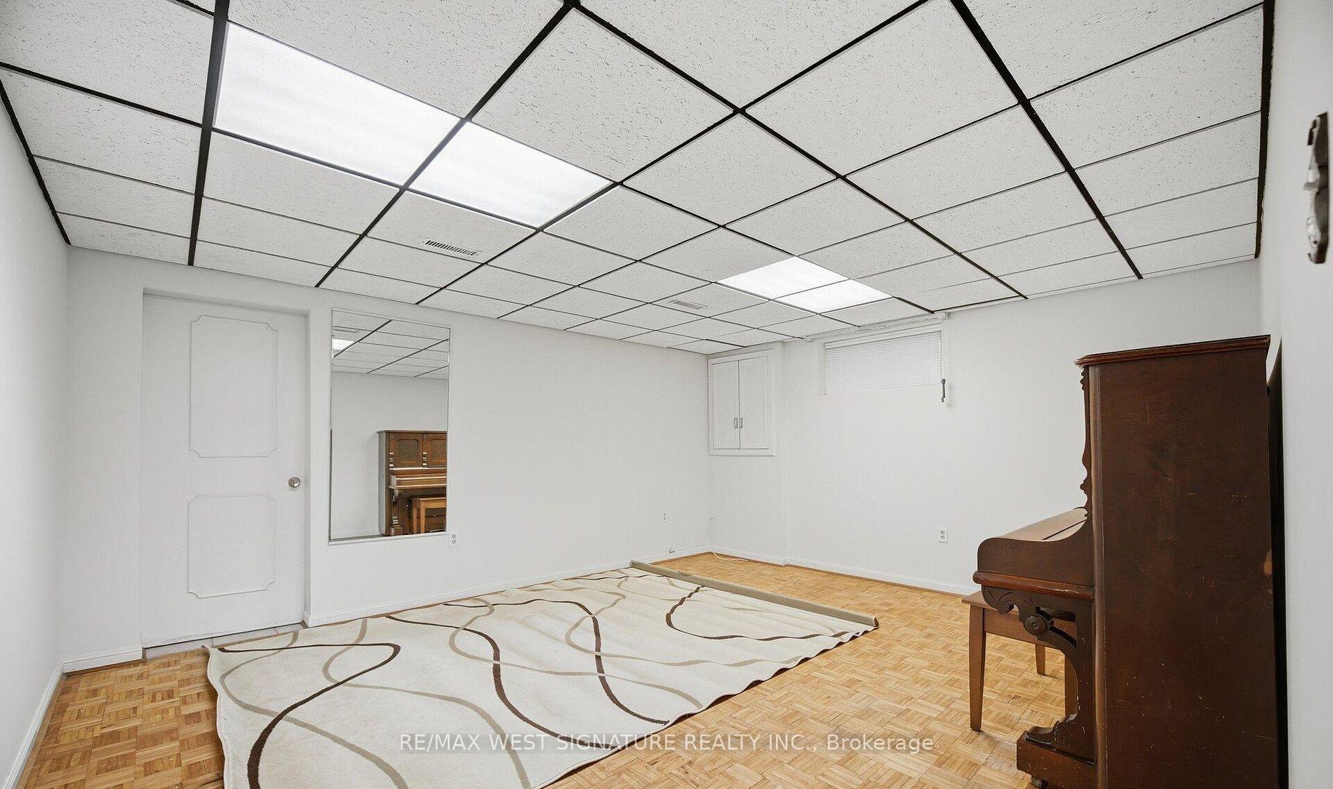 Photo 28 of 36 Windsor Road, Etobicoke, Kingsview Village-The Westway — HOMEH