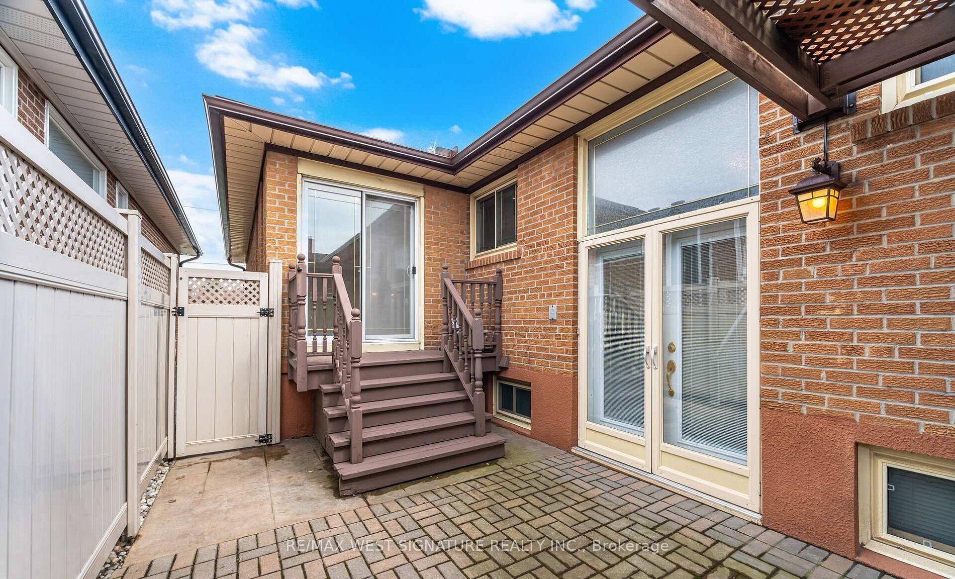 Photo 30 of 36 Windsor Road, Etobicoke, Kingsview Village-The Westway — HOMEH