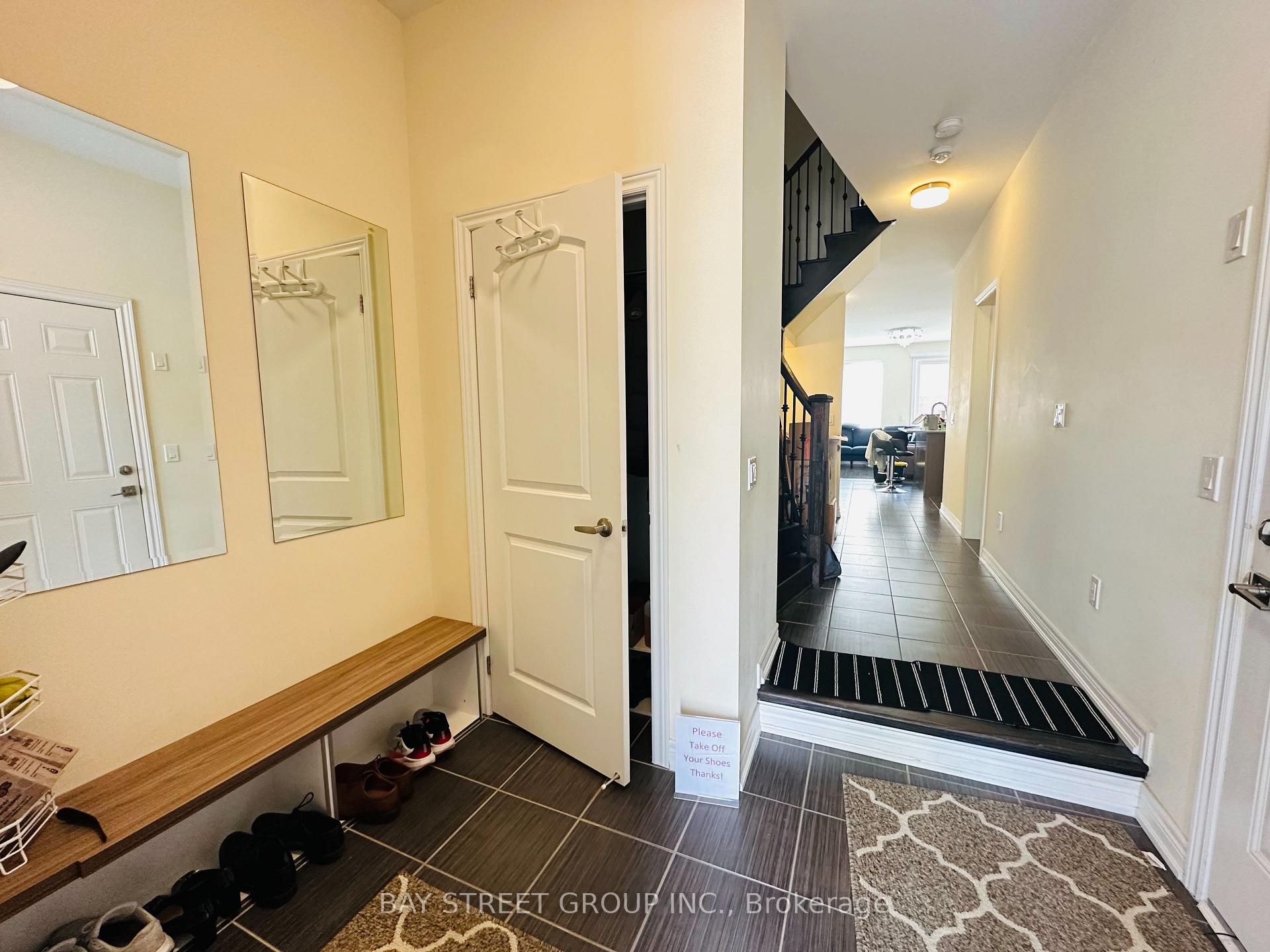 Photo 5 of 32 Capreol Avenue, Aurora, Rural Aurora — HOMEH