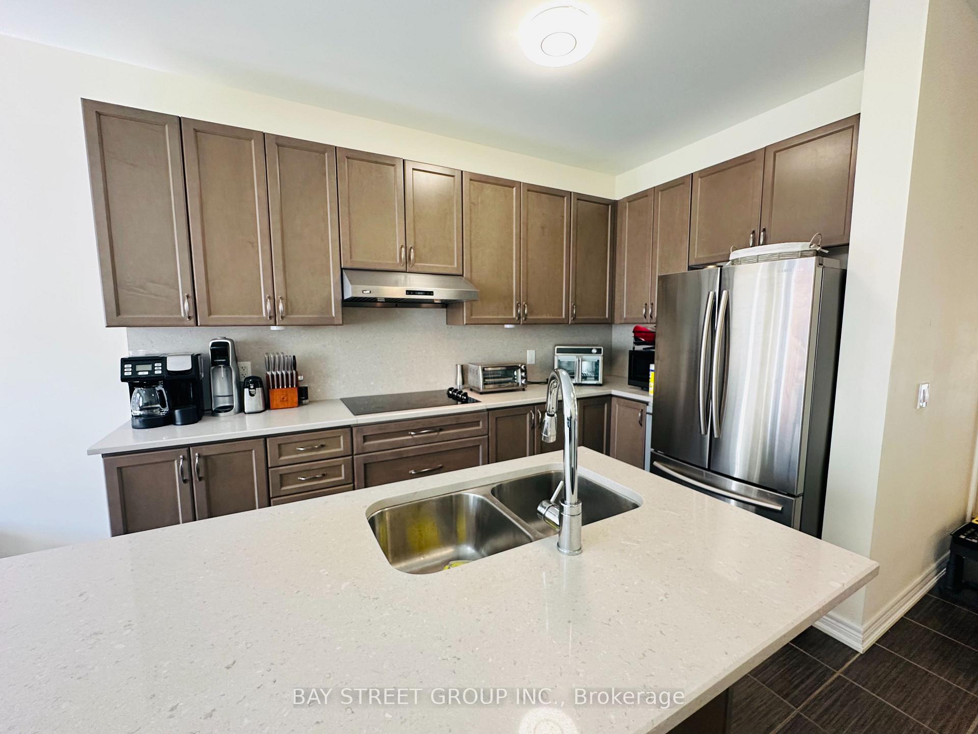 Photo 11 of 32 Capreol Avenue, Aurora, Rural Aurora — HOMEH