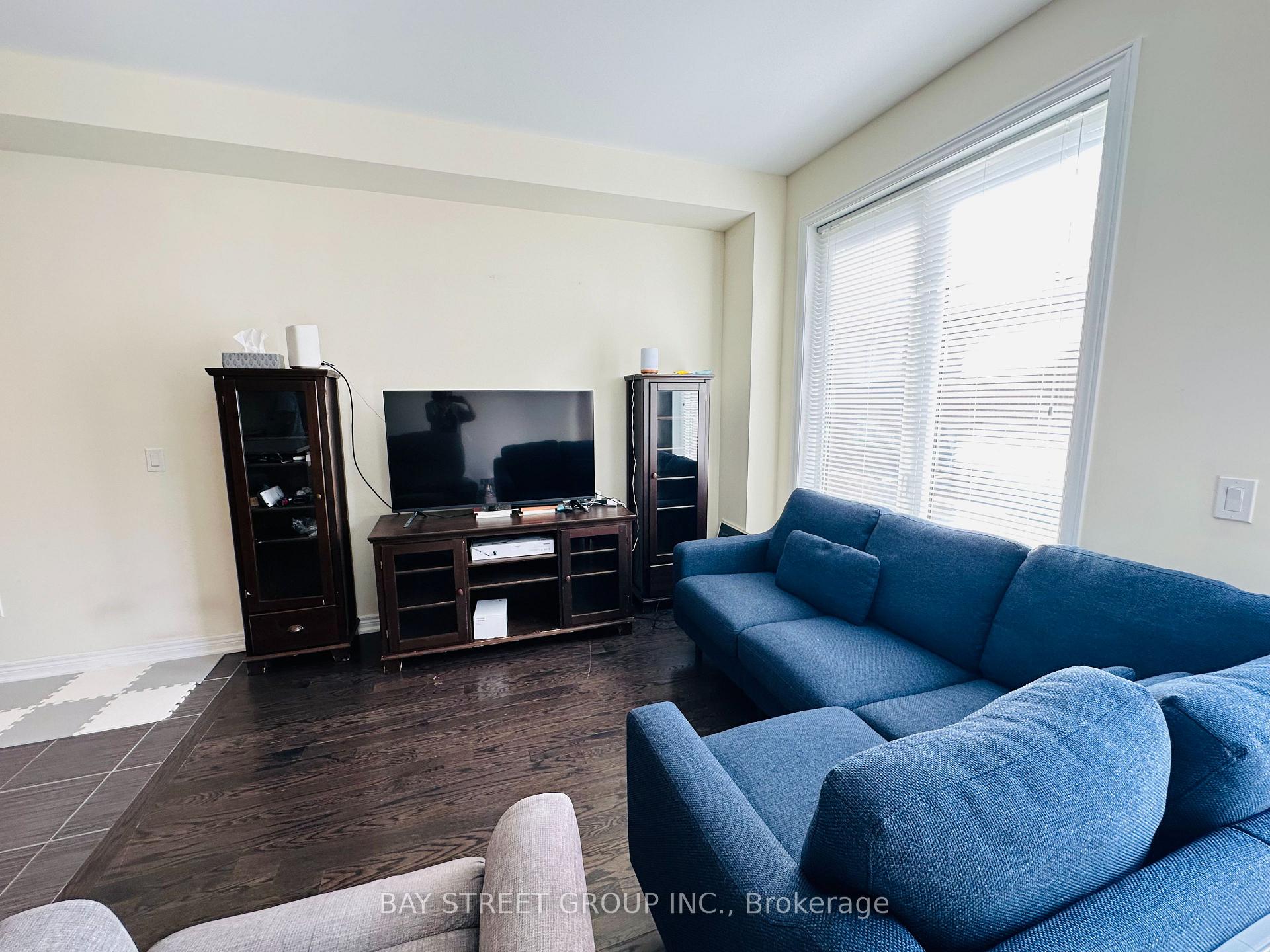 Photo 16 of 32 Capreol Avenue, Aurora, Rural Aurora — HOMEH