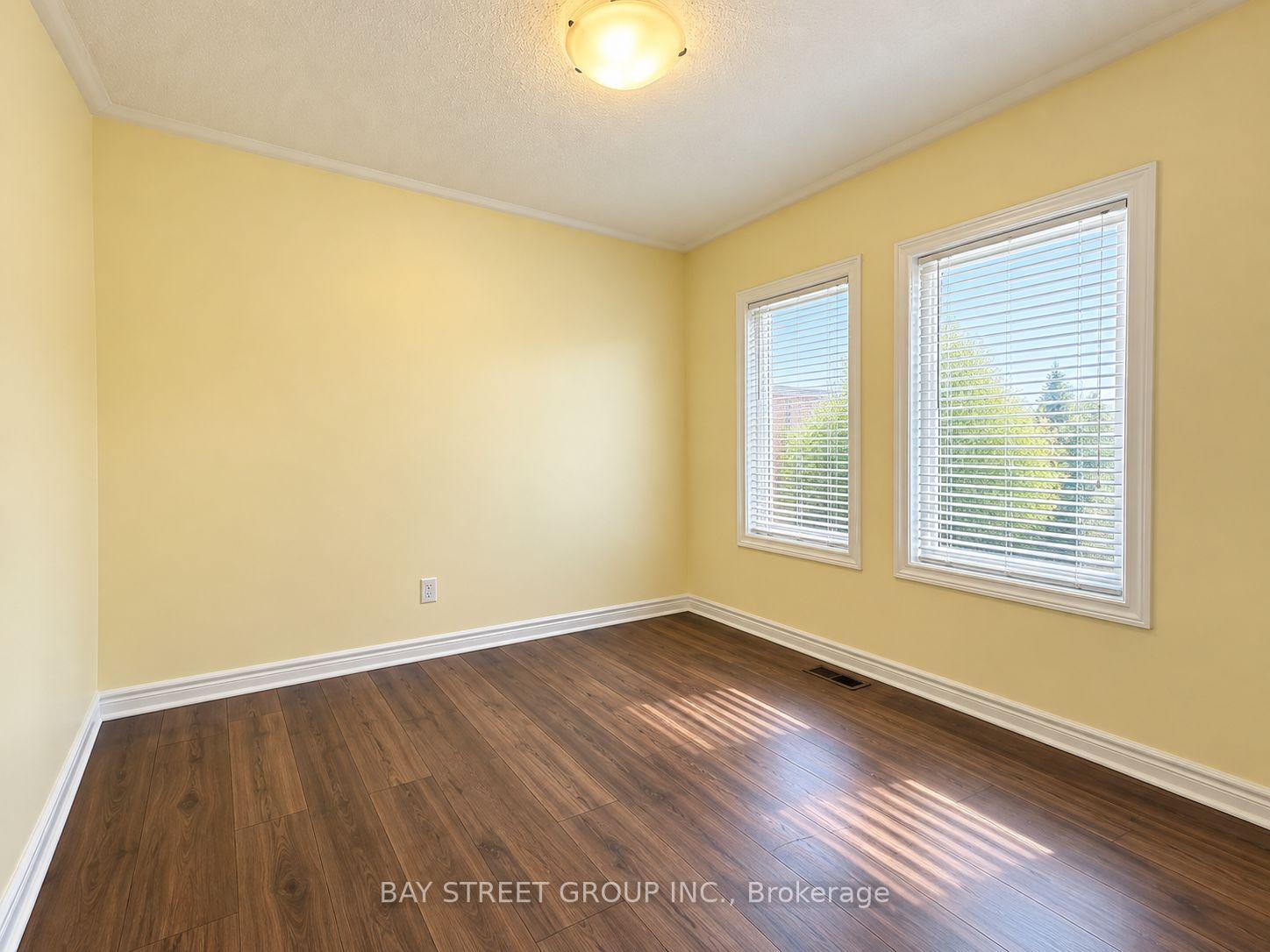 Photo 23 of 32 Capreol Avenue, Aurora, Rural Aurora — HOMEH