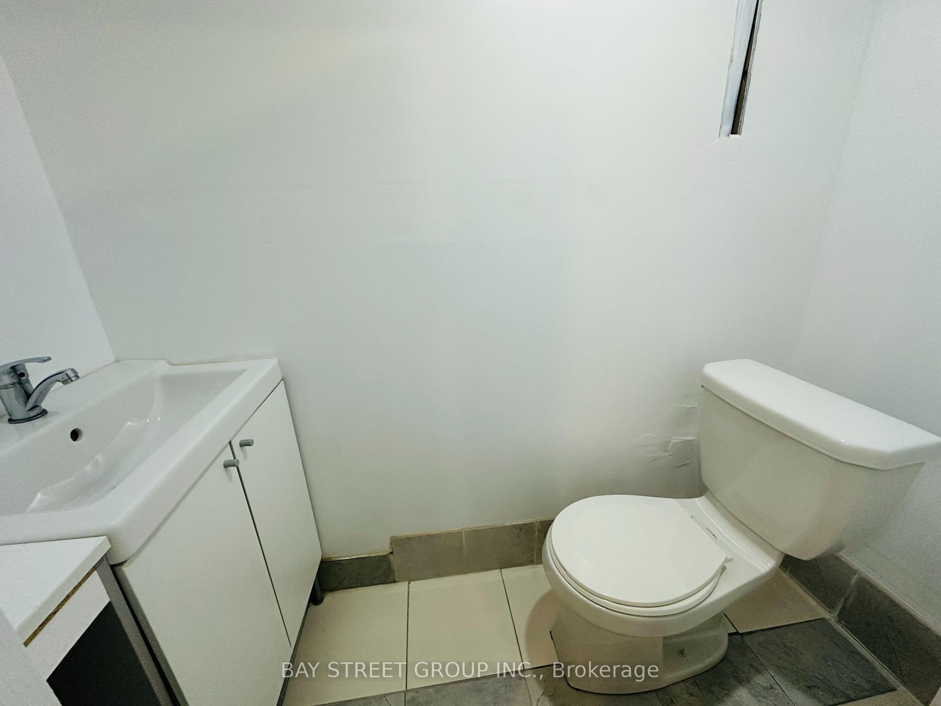 Photo 30 of 32 Capreol Avenue, Aurora, Rural Aurora — HOMEH
