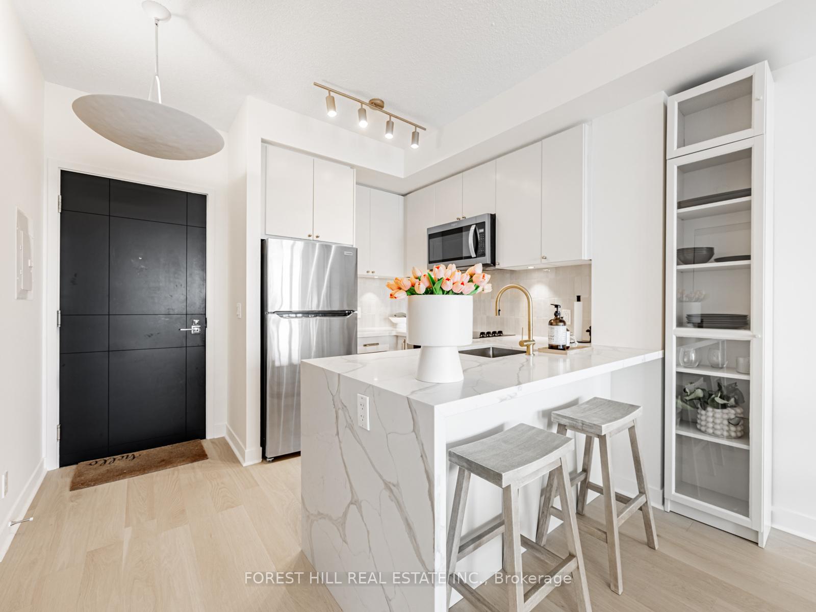 Photo 6 of Unit 2413, 98 Lillian Street, Toronto, Mount Pleasant West — HOMEH