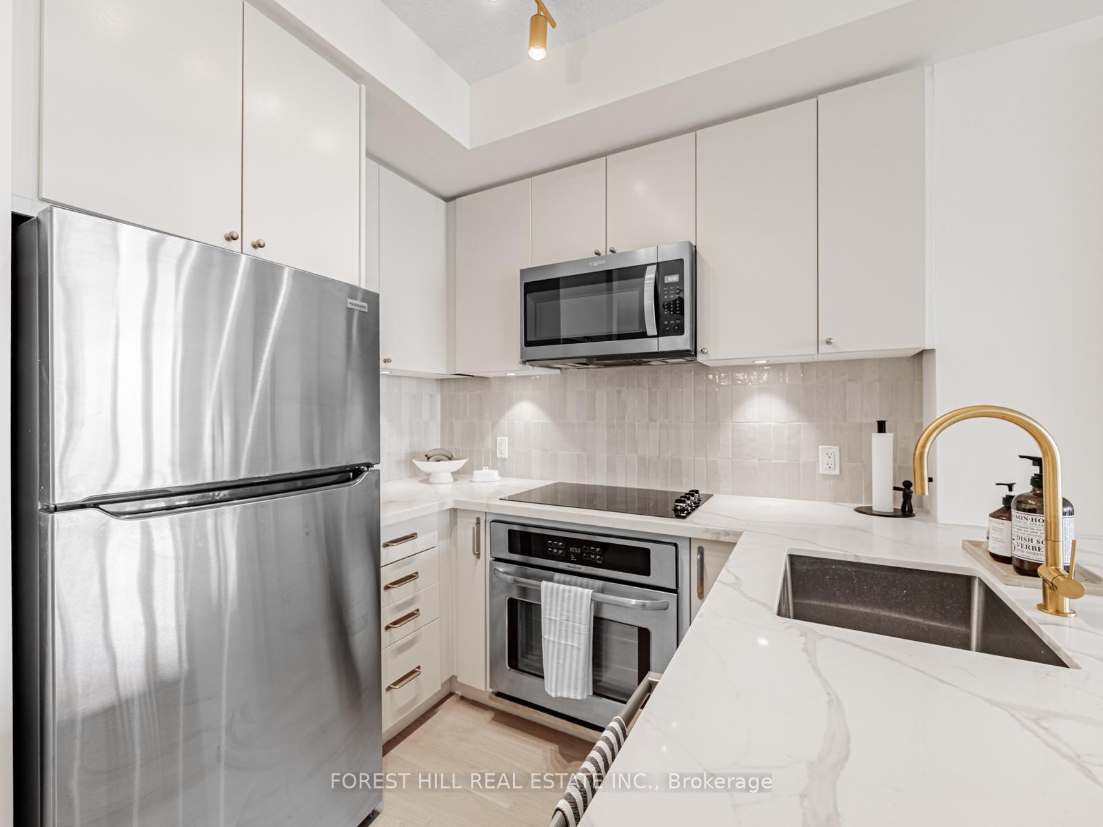 Photo 8 of Unit 2413, 98 Lillian Street, Toronto, Mount Pleasant West — HOMEH