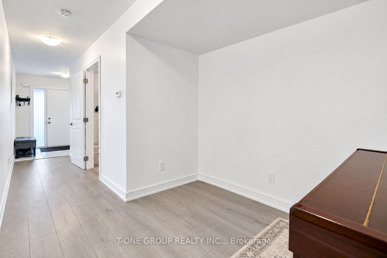Photo 6 of 148 Blue Forest Crescent, Barrie, Innis-Shore — HOMEH