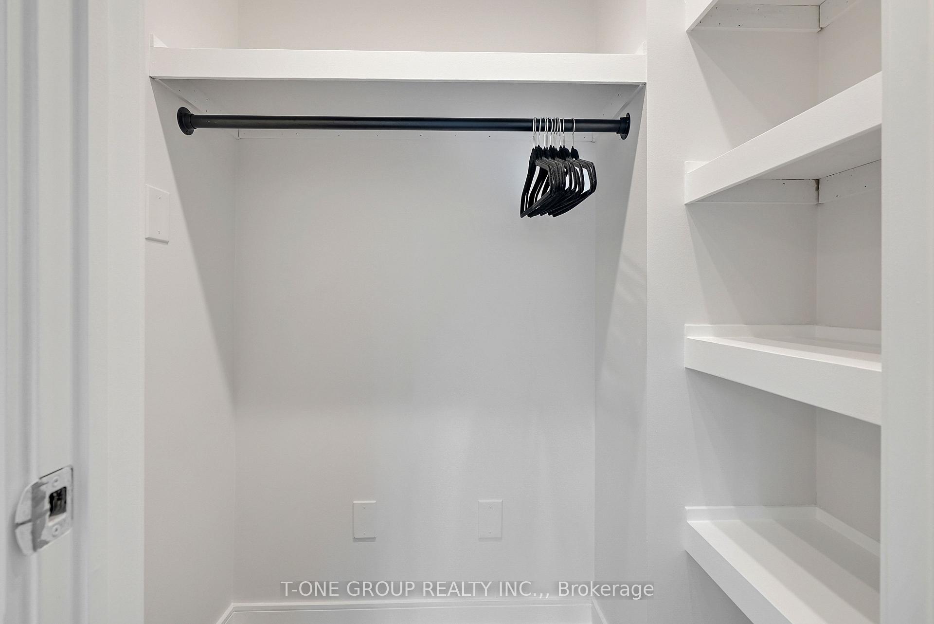 Photo 11 of 148 Blue Forest Crescent, Barrie, Innis-Shore — HOMEH