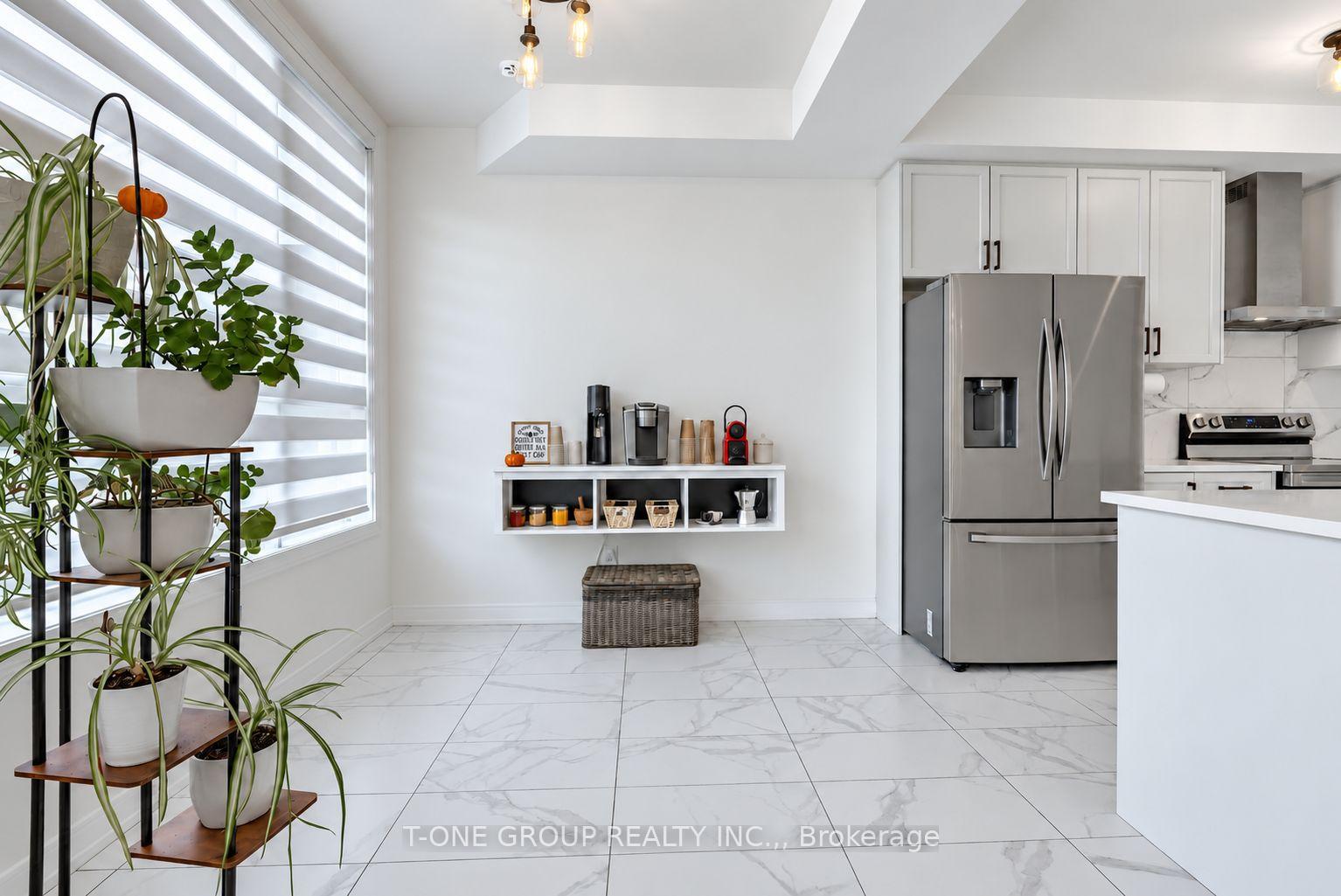 Photo 18 of 148 Blue Forest Crescent, Barrie, Innis-Shore — HOMEH