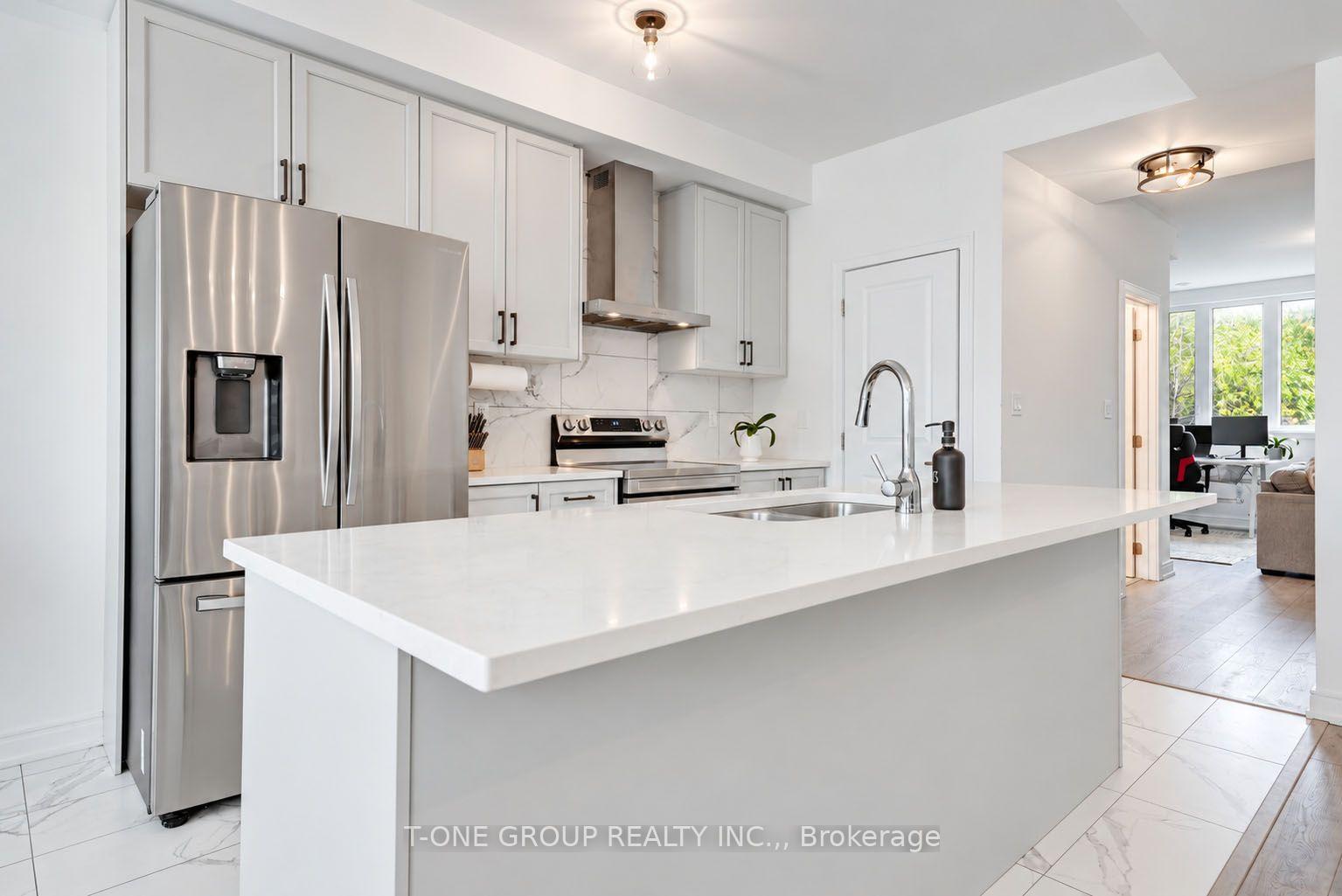 Photo 19 of 148 Blue Forest Crescent, Barrie, Innis-Shore — HOMEH
