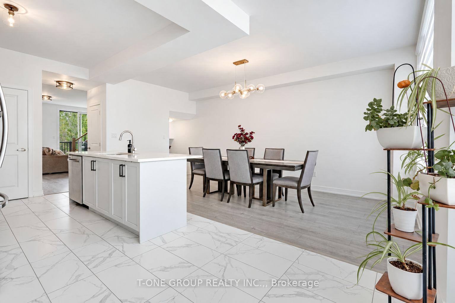 Photo 21 of 148 Blue Forest Crescent, Barrie, Innis-Shore — HOMEH