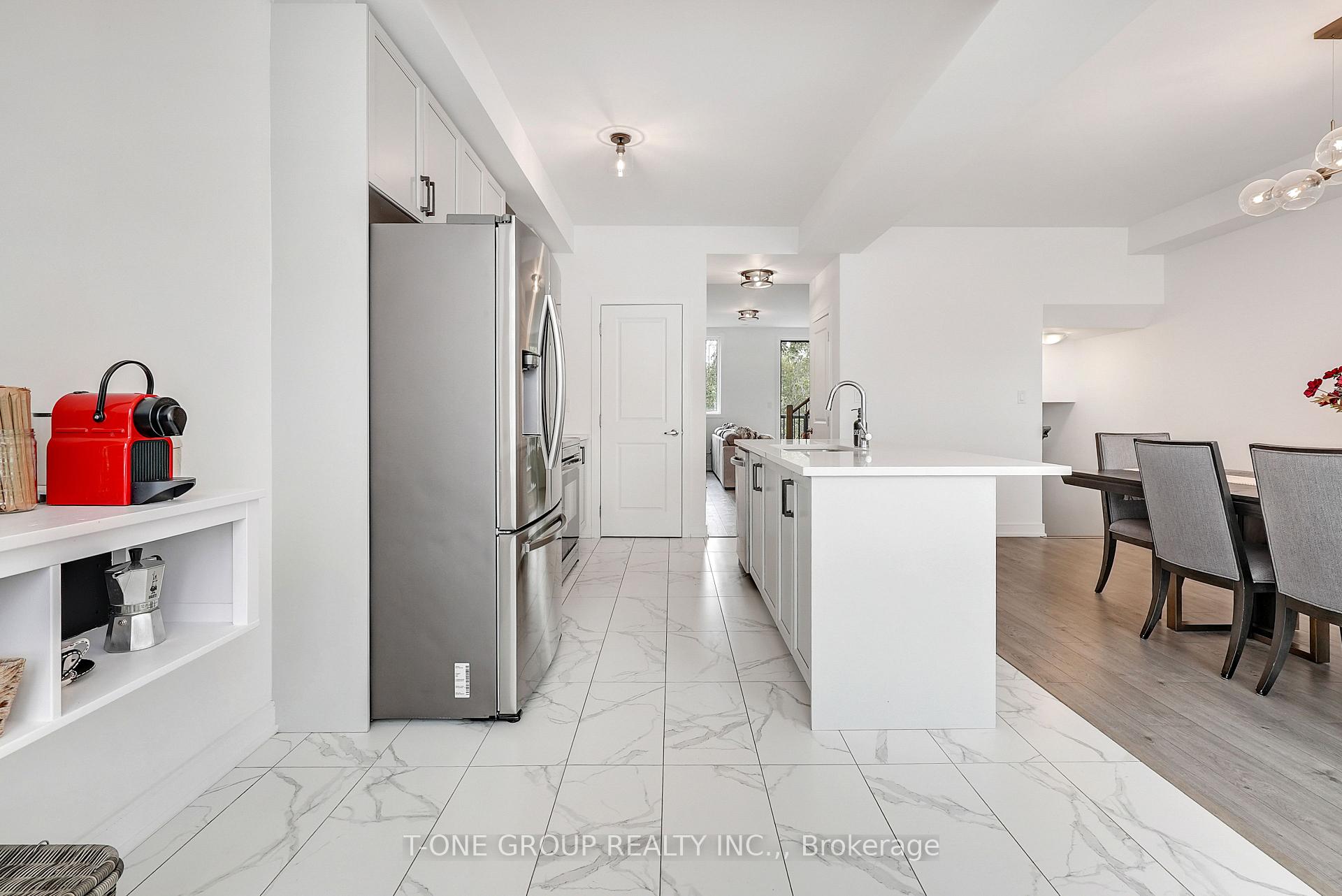 Photo 22 of 148 Blue Forest Crescent, Barrie, Innis-Shore — HOMEH