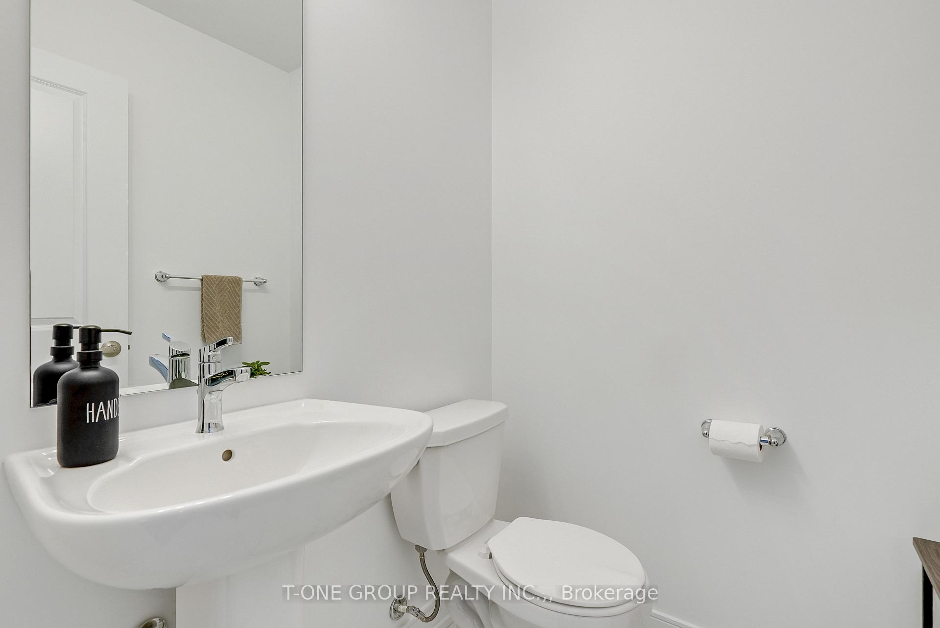 Photo 26 of 148 Blue Forest Crescent, Barrie, Innis-Shore — HOMEH