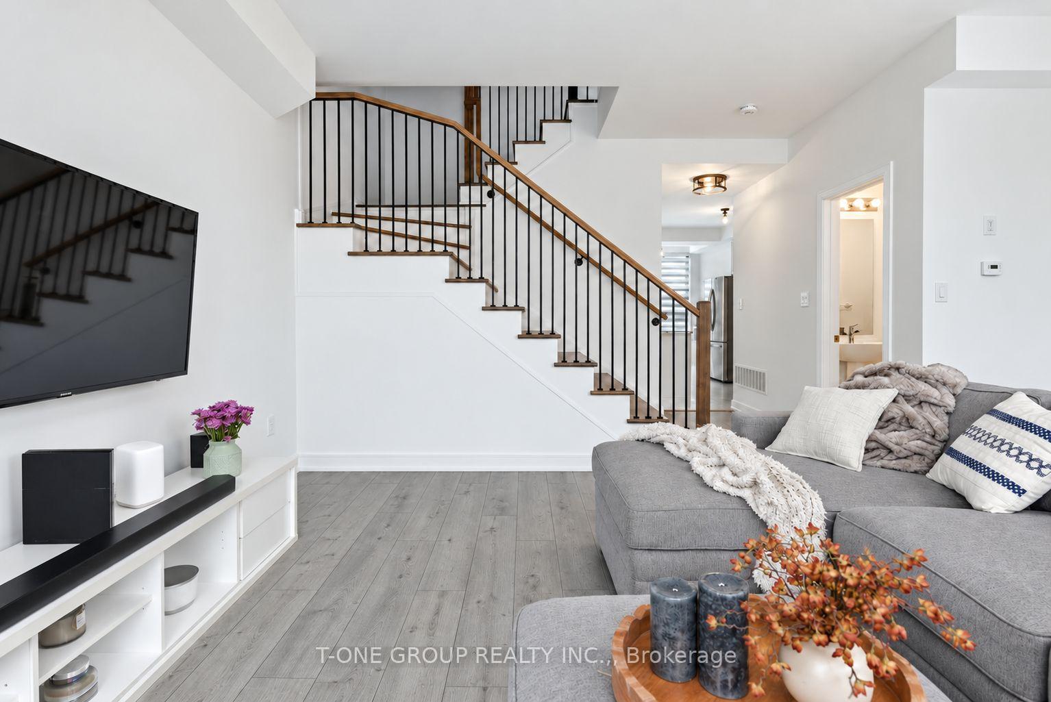 Photo 28 of 148 Blue Forest Crescent, Barrie, Innis-Shore — HOMEH