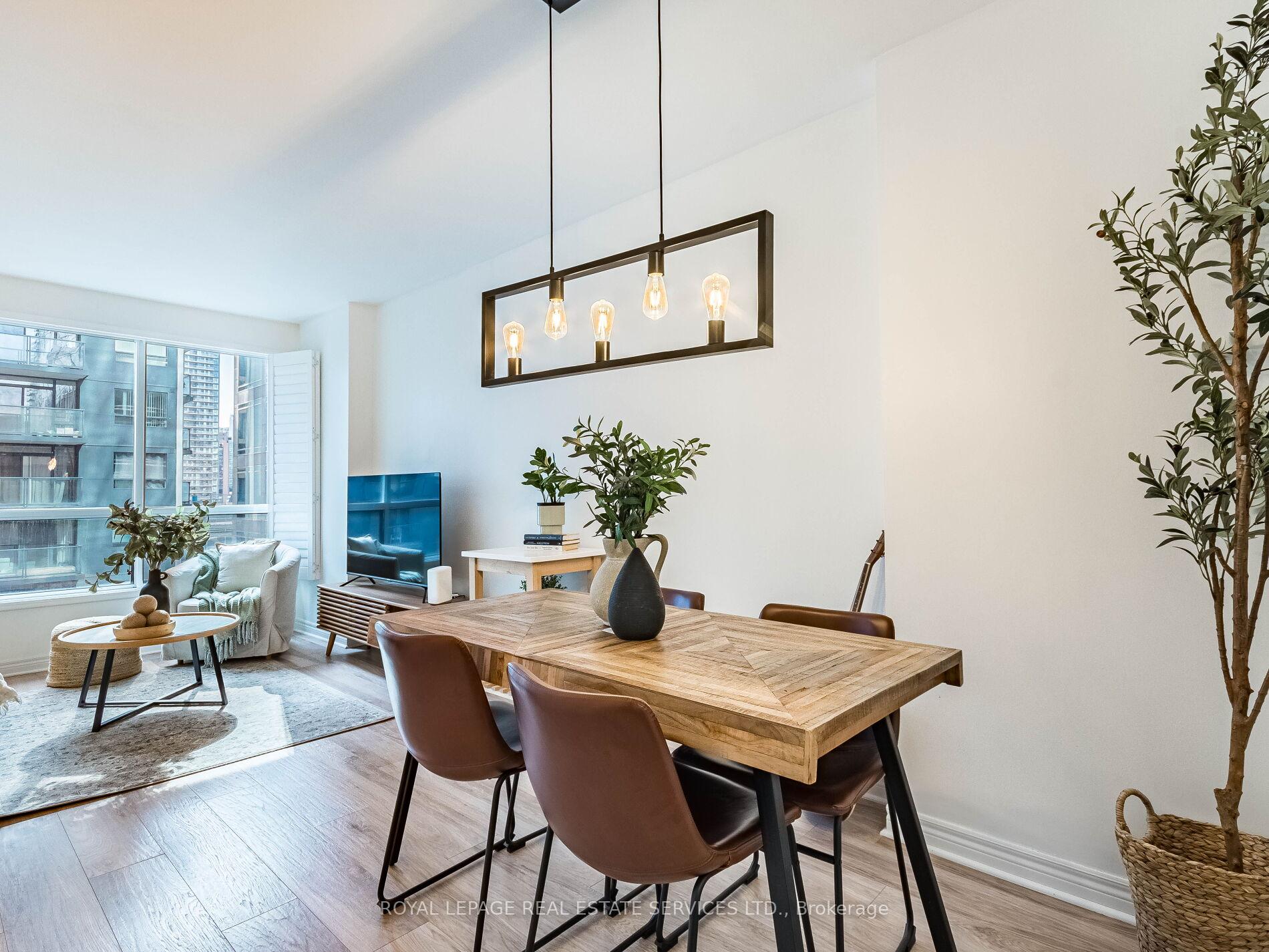 Photo 4 of Unit 802, 55 Bloor Street E, Toronto, Church-Yonge Corridor — HOMEH