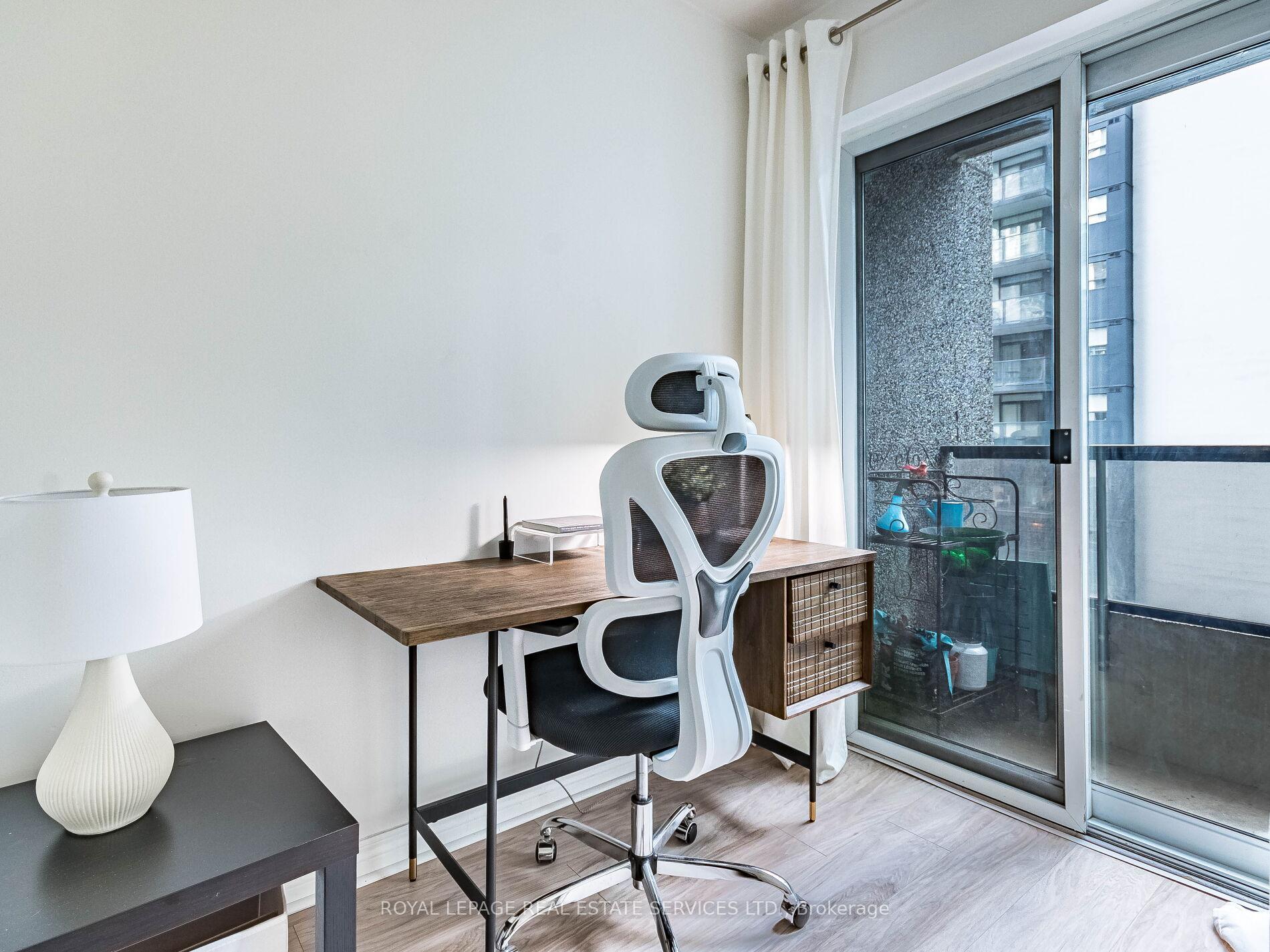 Photo 9 of Unit 802, 55 Bloor Street E, Toronto, Church-Yonge Corridor — HOMEH