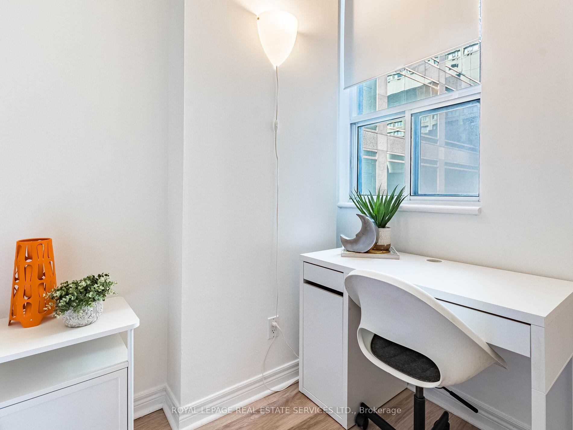 Photo 12 of Unit 802, 55 Bloor Street E, Toronto, Church-Yonge Corridor — HOMEH