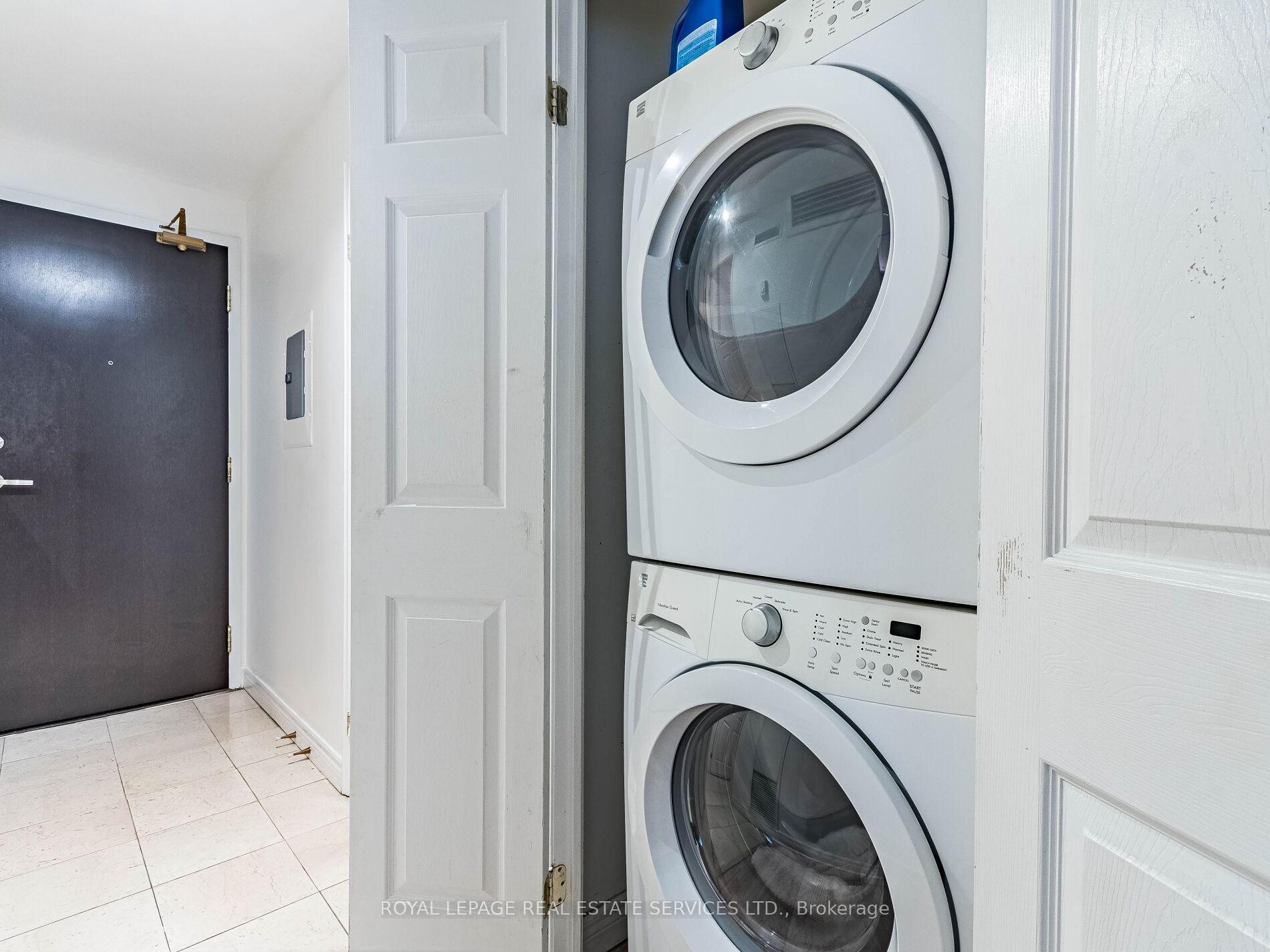 Photo 14 of Unit 802, 55 Bloor Street E, Toronto, Church-Yonge Corridor — HOMEH