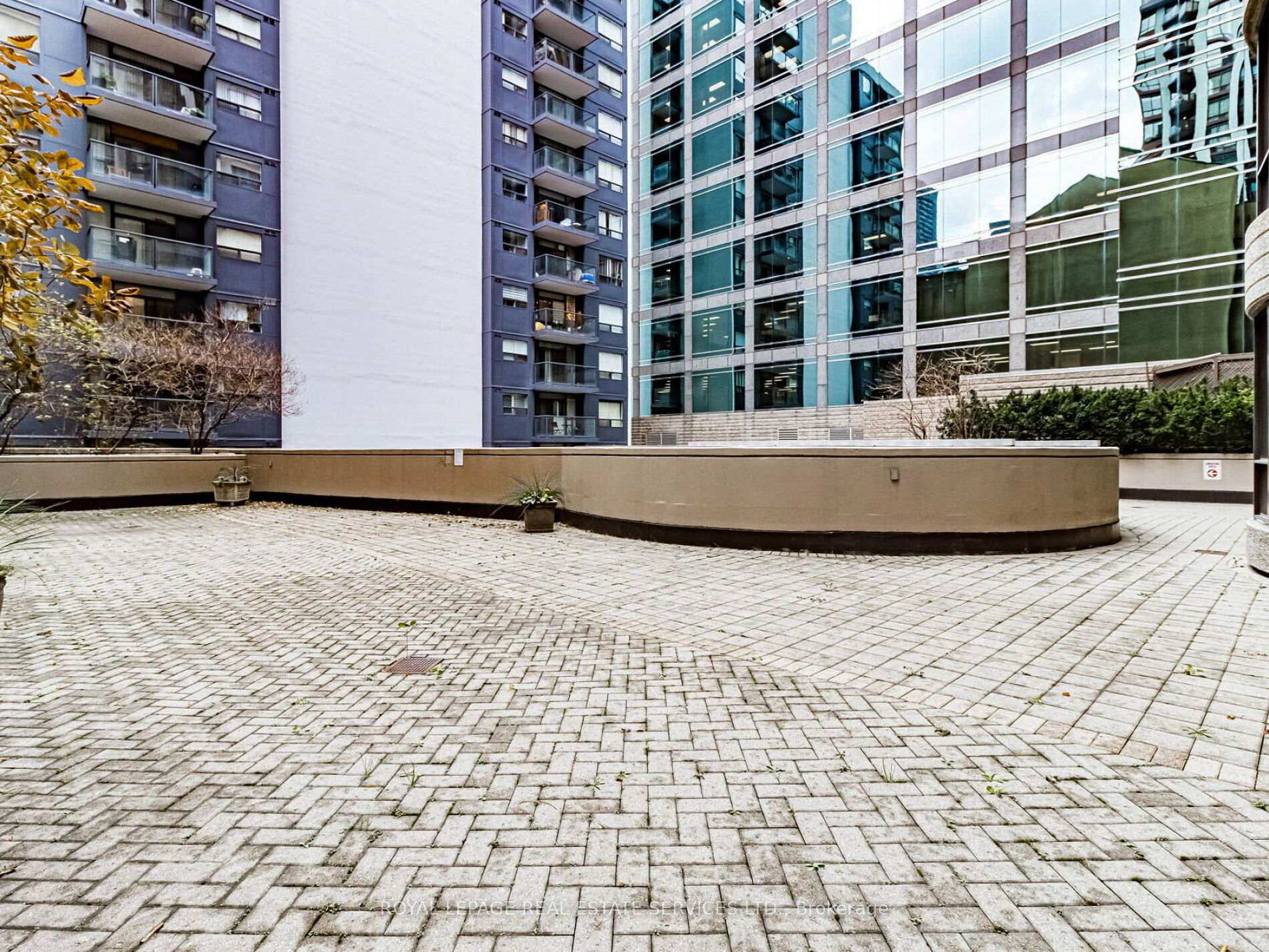 Photo 17 of Unit 802, 55 Bloor Street E, Toronto, Church-Yonge Corridor — HOMEH