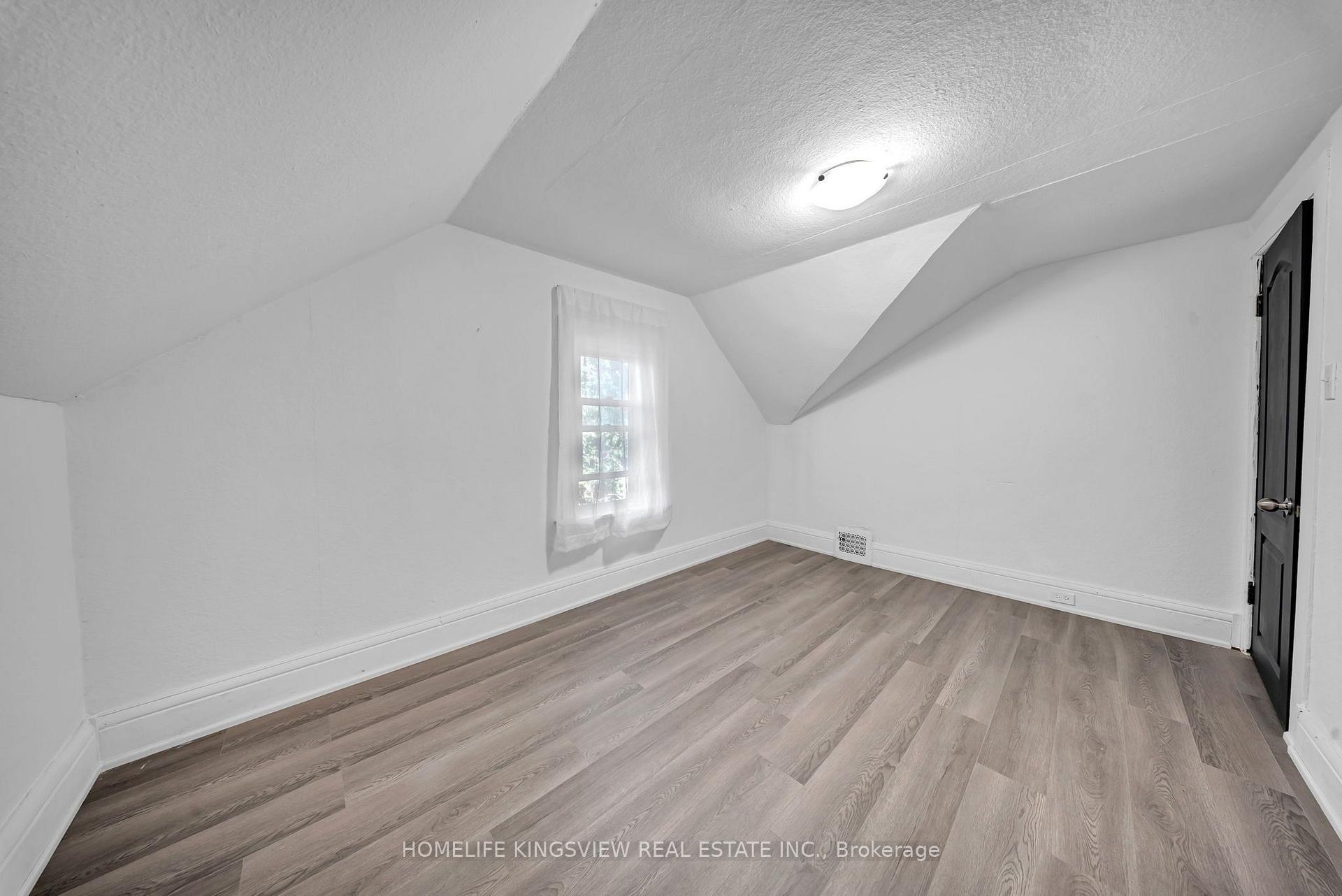 Photo 17 of 506 West Street S, Orillia — HOMEH
