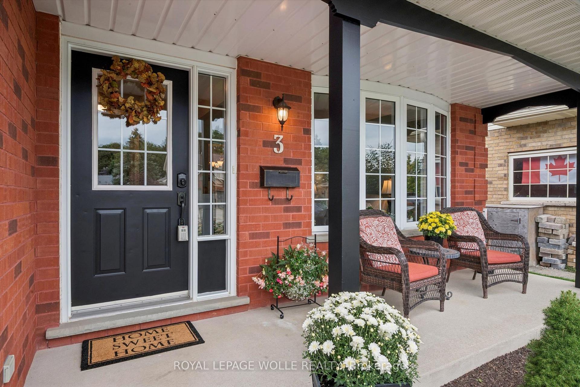 Photo 4 of 3 Peregrine Crescent, Woolwich, Elmira — HOMEH