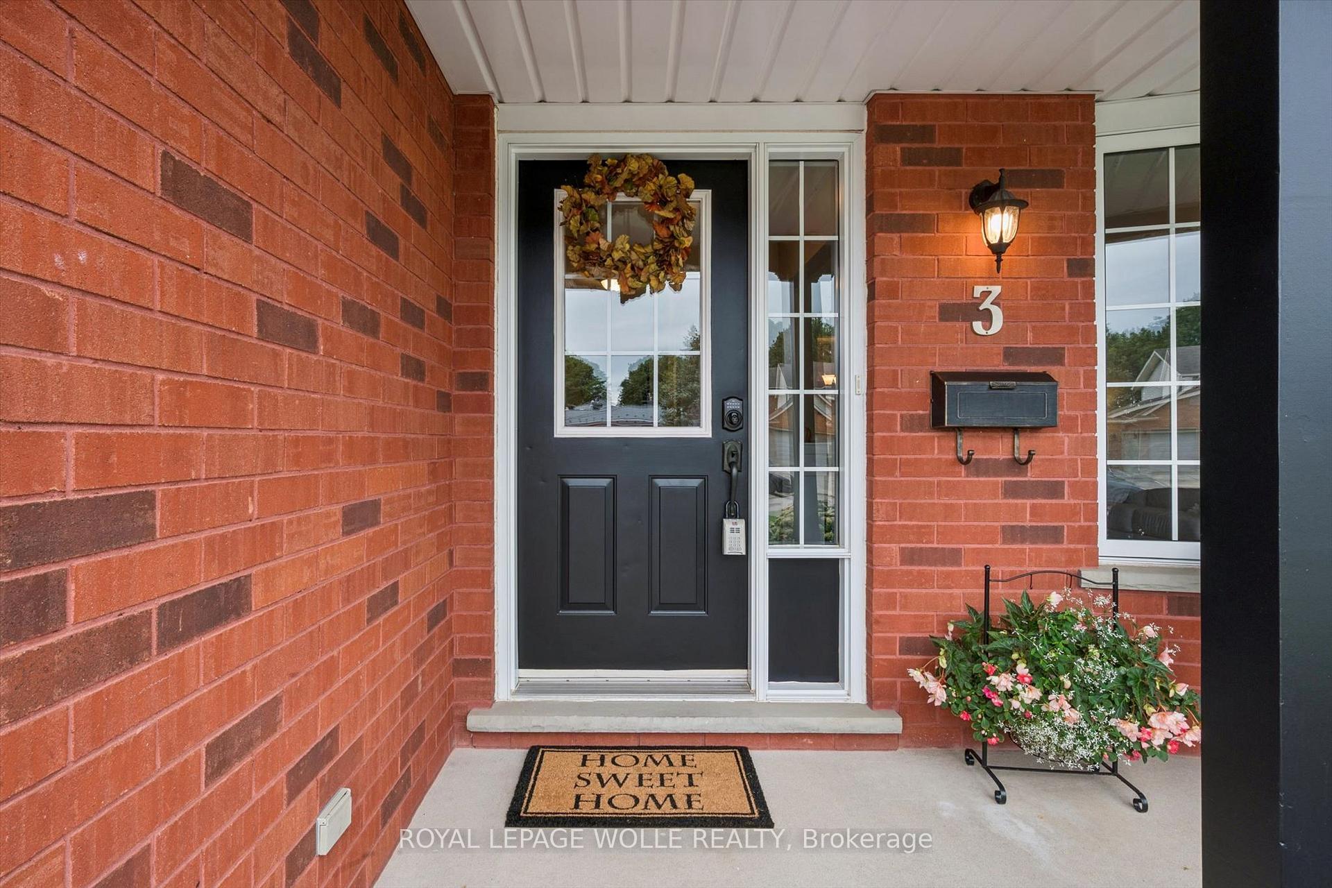 Photo 5 of 3 Peregrine Crescent, Woolwich, Elmira — HOMEH