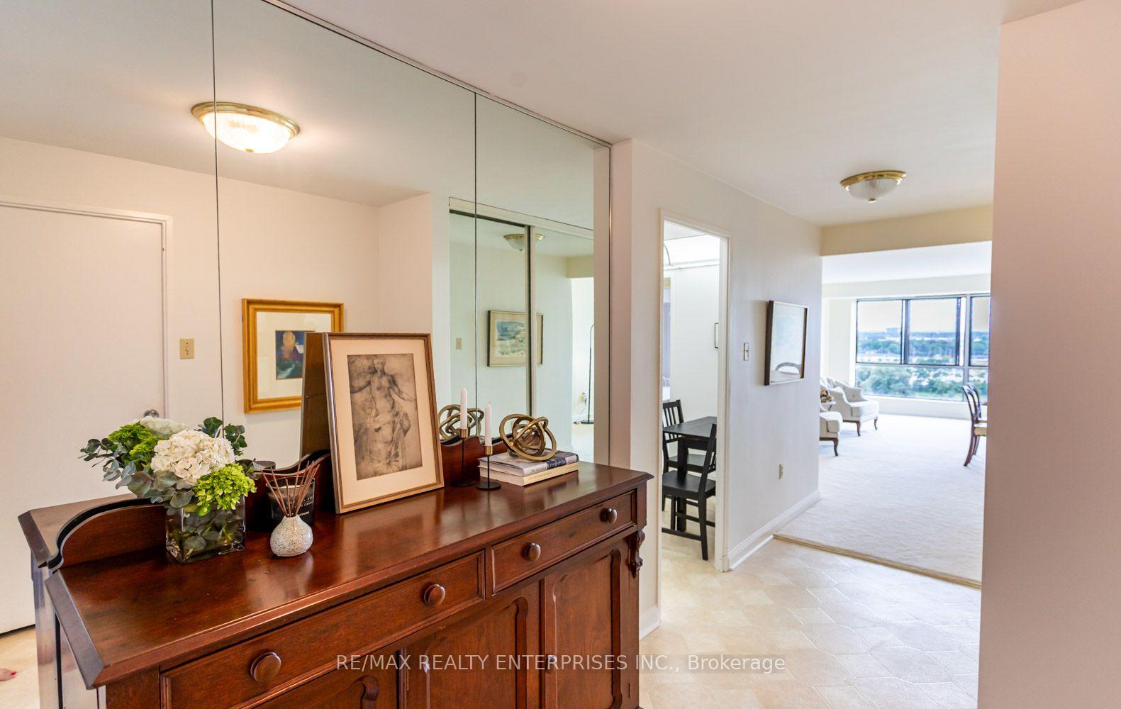 Photo 5 of Unit 1708, 1400 Dixie Road, Mississauga, Lakeview — HOMEH