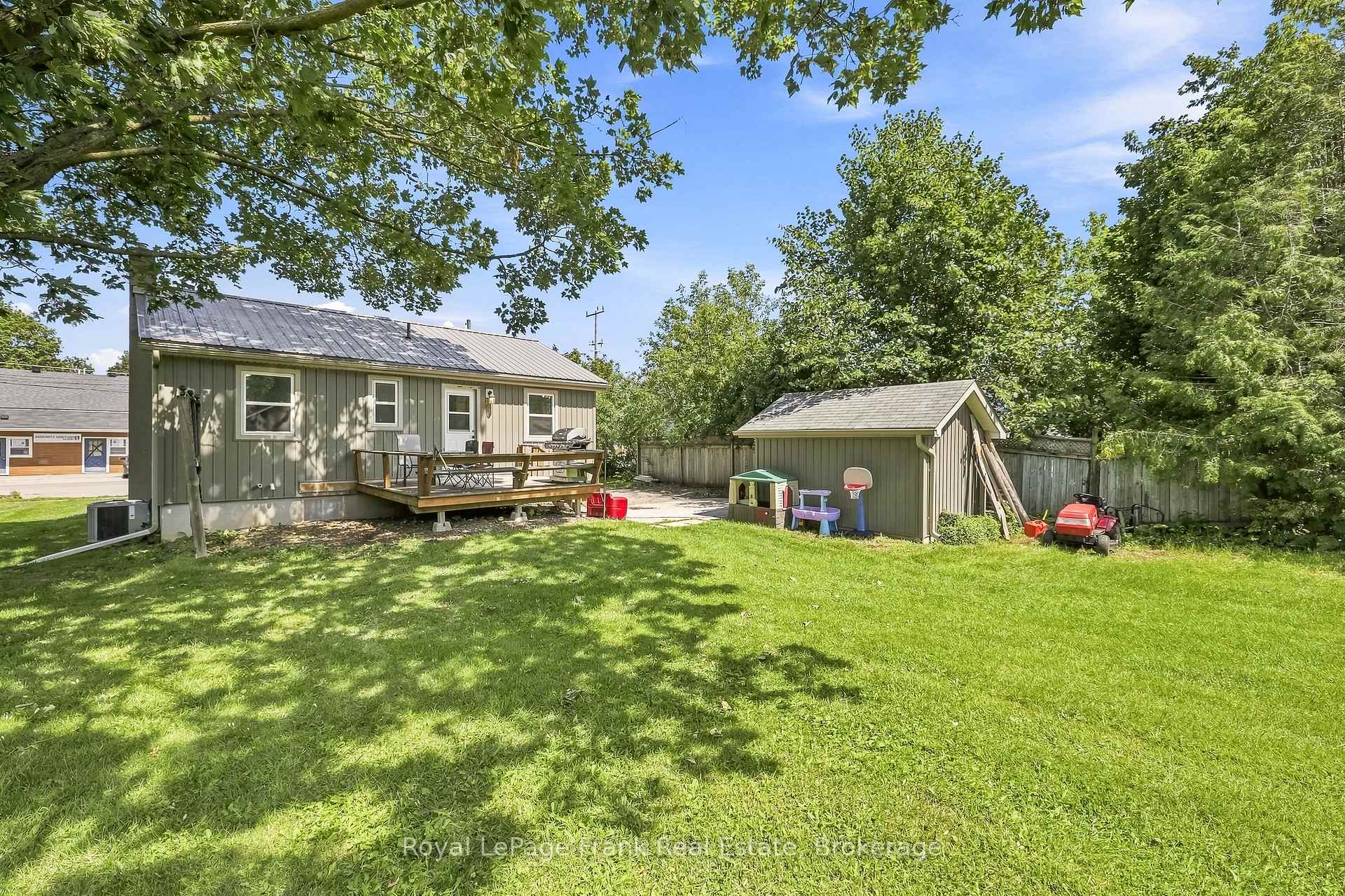Photo 32 of 317 Bay Street, Brock, Beaverton — HOMEH